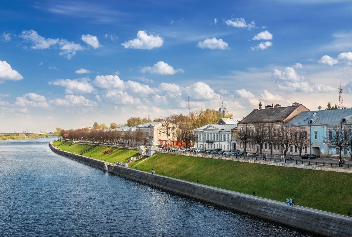 Набережная Степана Разина и её особняки (yulenochekk / Canva)