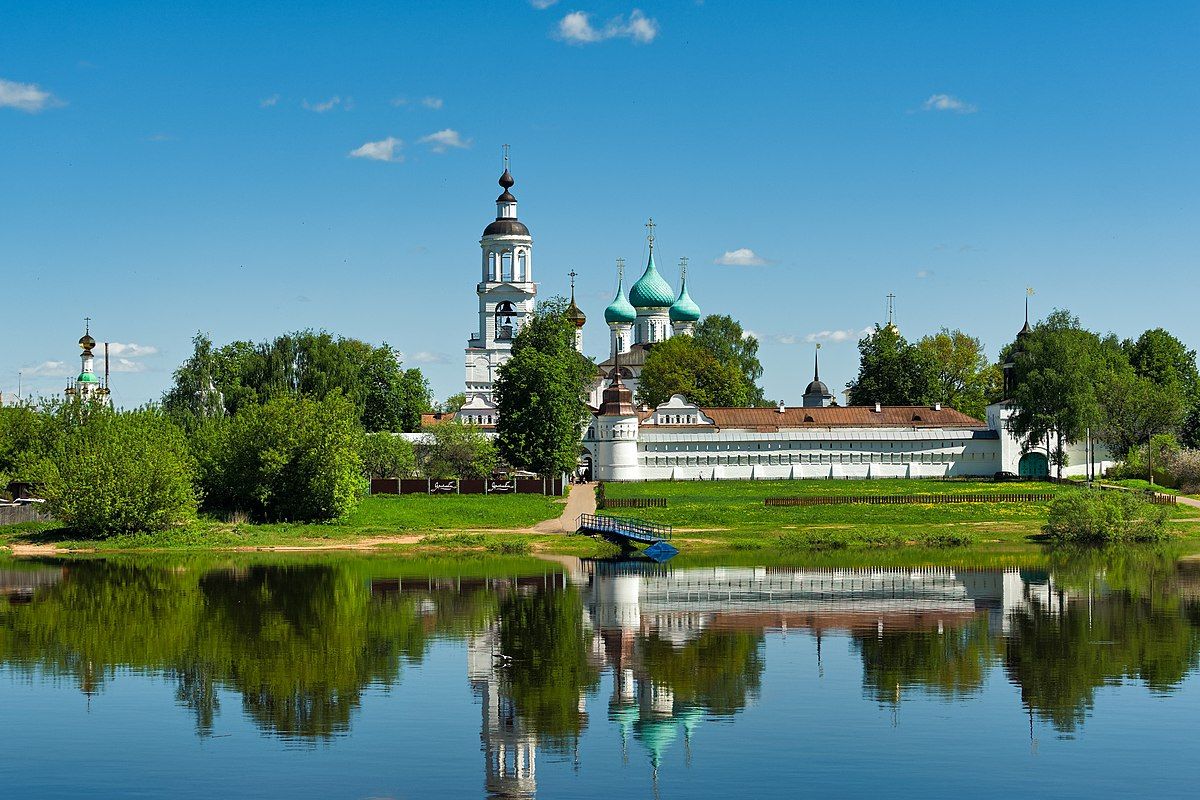 1200px-Volga_River._Tolga_Monastery_P5212877_2200.jpg
