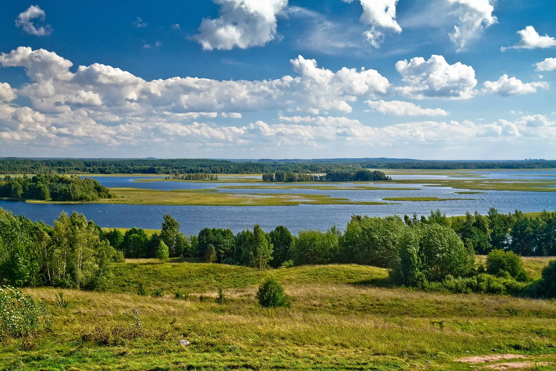 Озеро Струсто, вид с горы Маяк / фото zedlik / wikimedia
