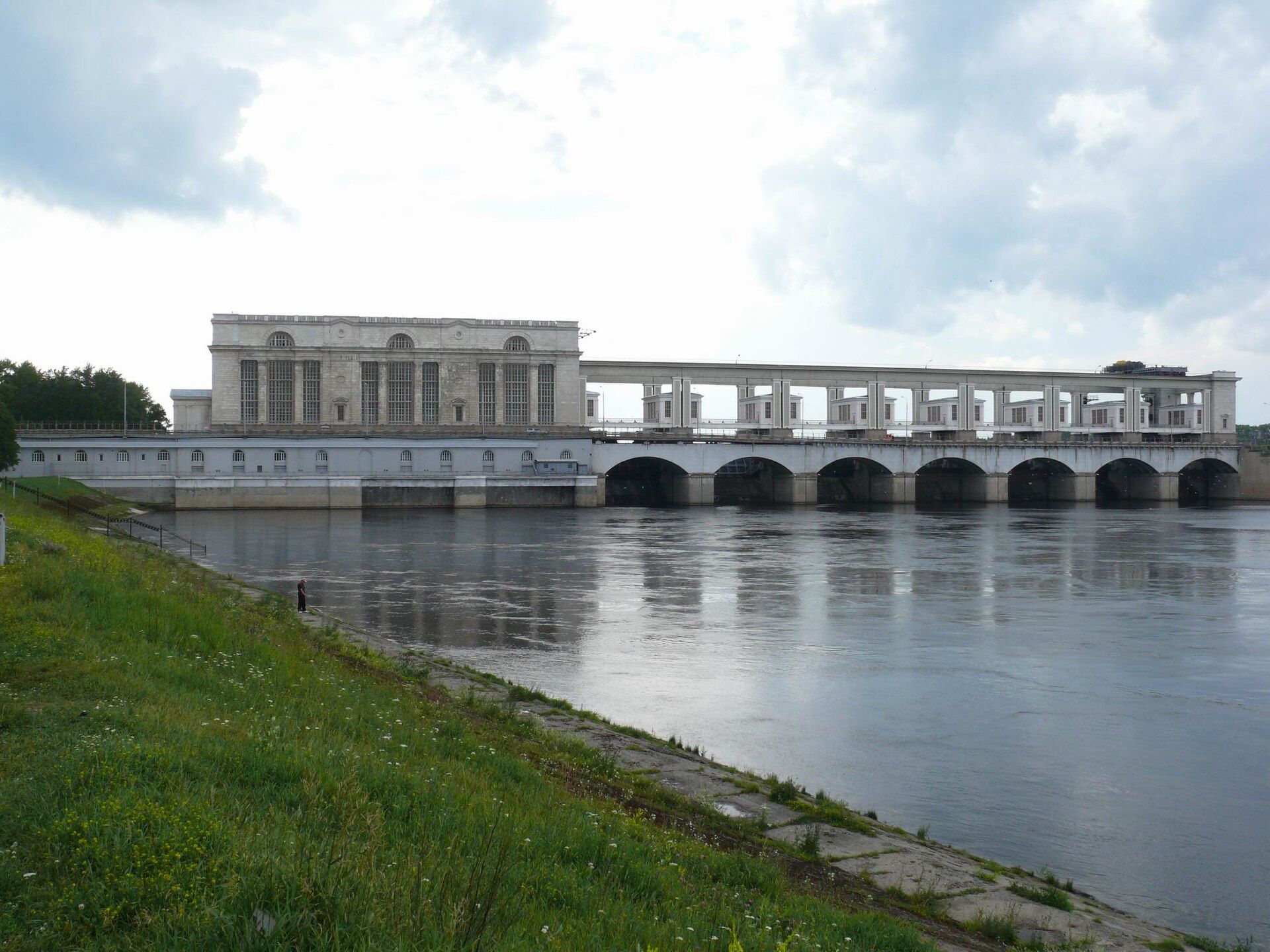 Угличская ГЭС / фото Владимир Синьков / wikimedia