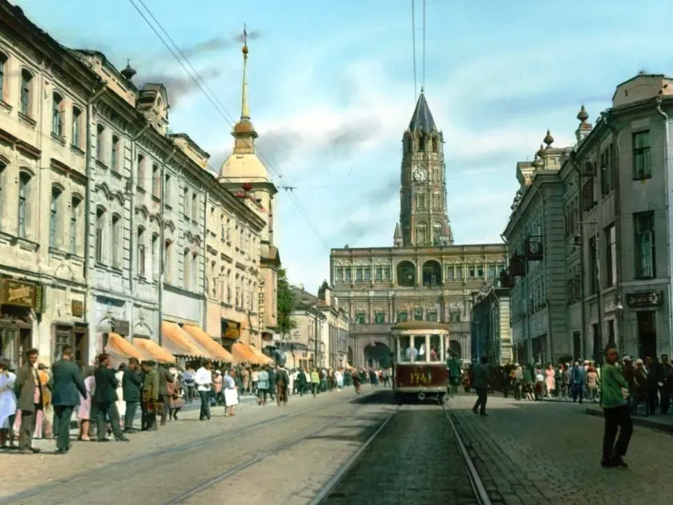 Сухарева башня в 1930-е (Branson DeCou / Wikimedia)