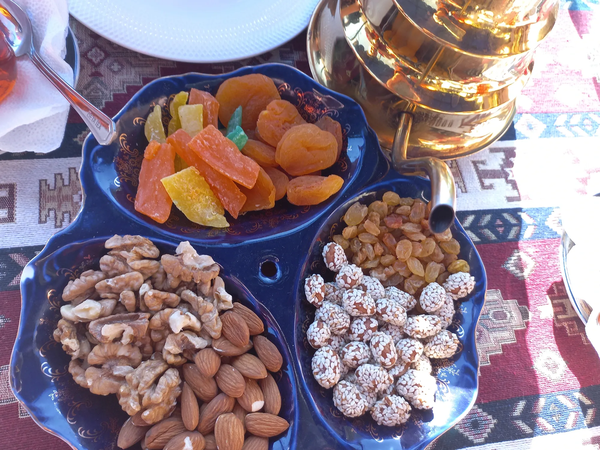 Сухофрукты и орехи на Северном Кавказе на любой вкус. Фото Дарины Устич