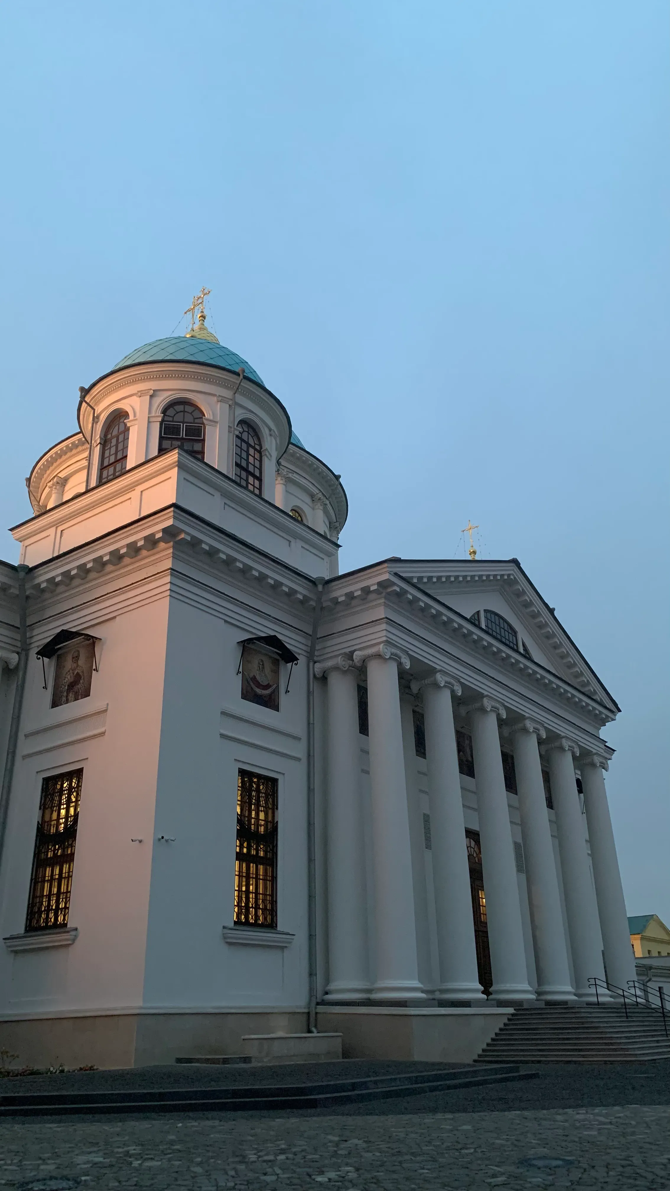 Софийская надвратная церковь на Большой Красной