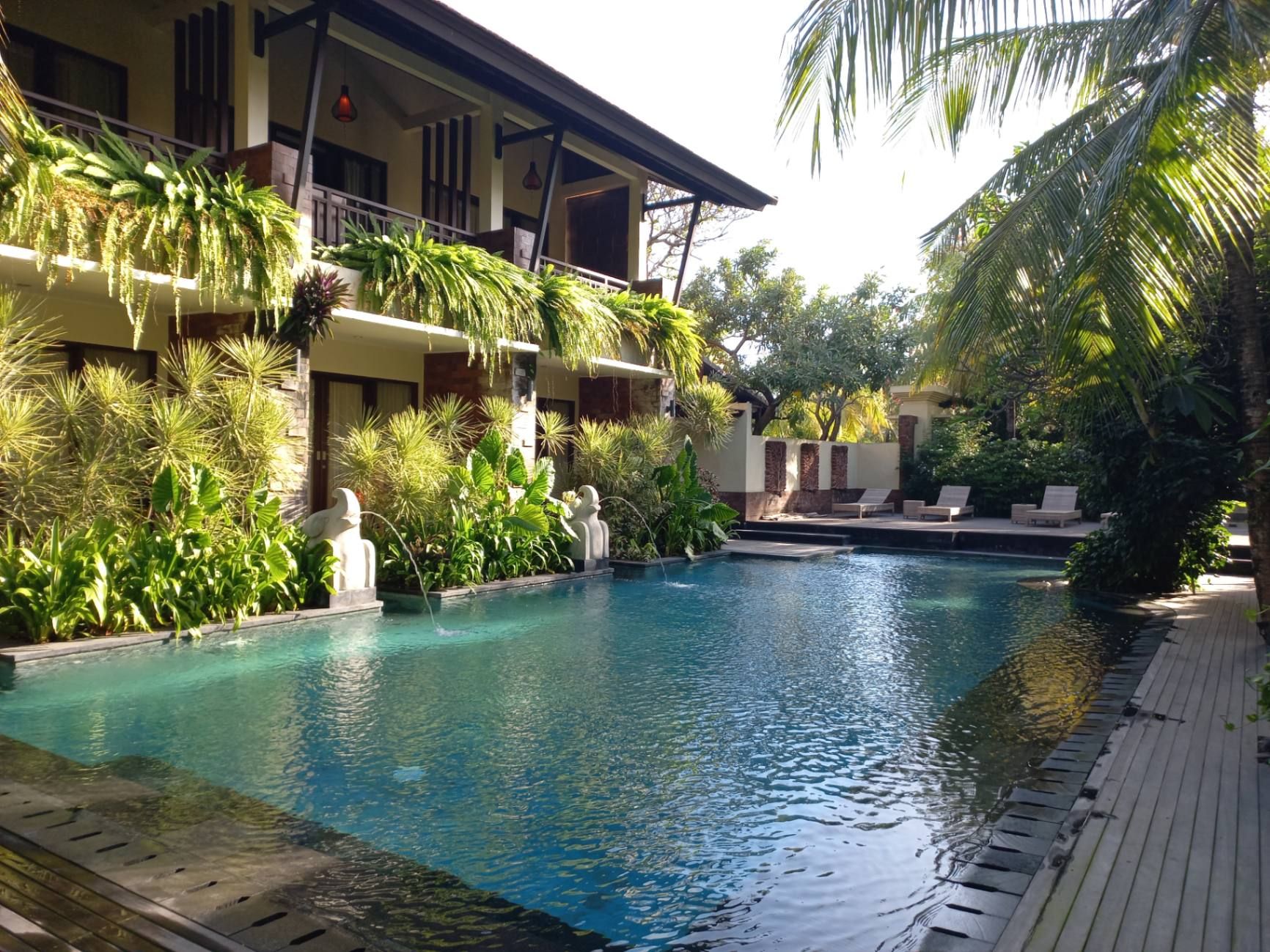 Отель в Сануре. Фото Дарины Устич