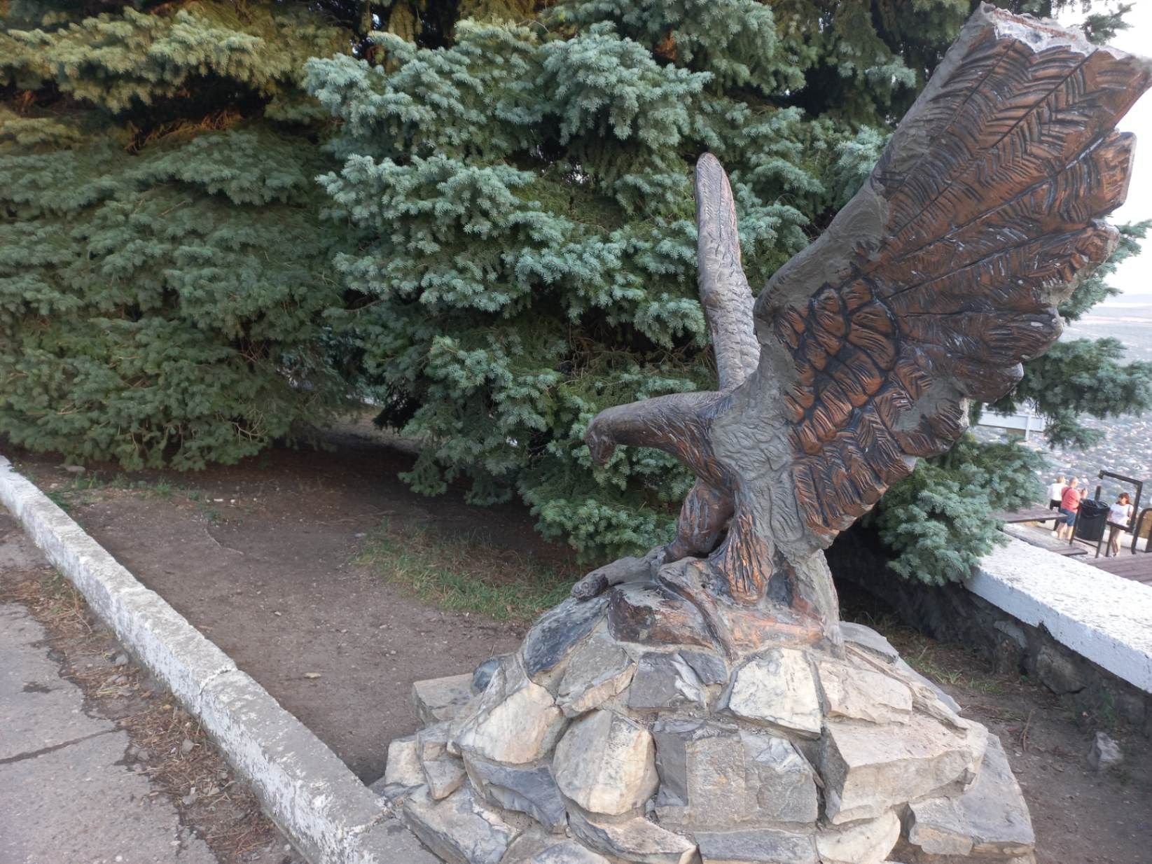 Статуя орла. Фото Дарины Устич