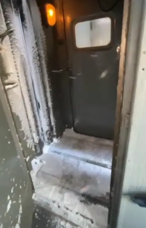 Тамбур в поезде до Тюмени (но на пути в Шарм!)