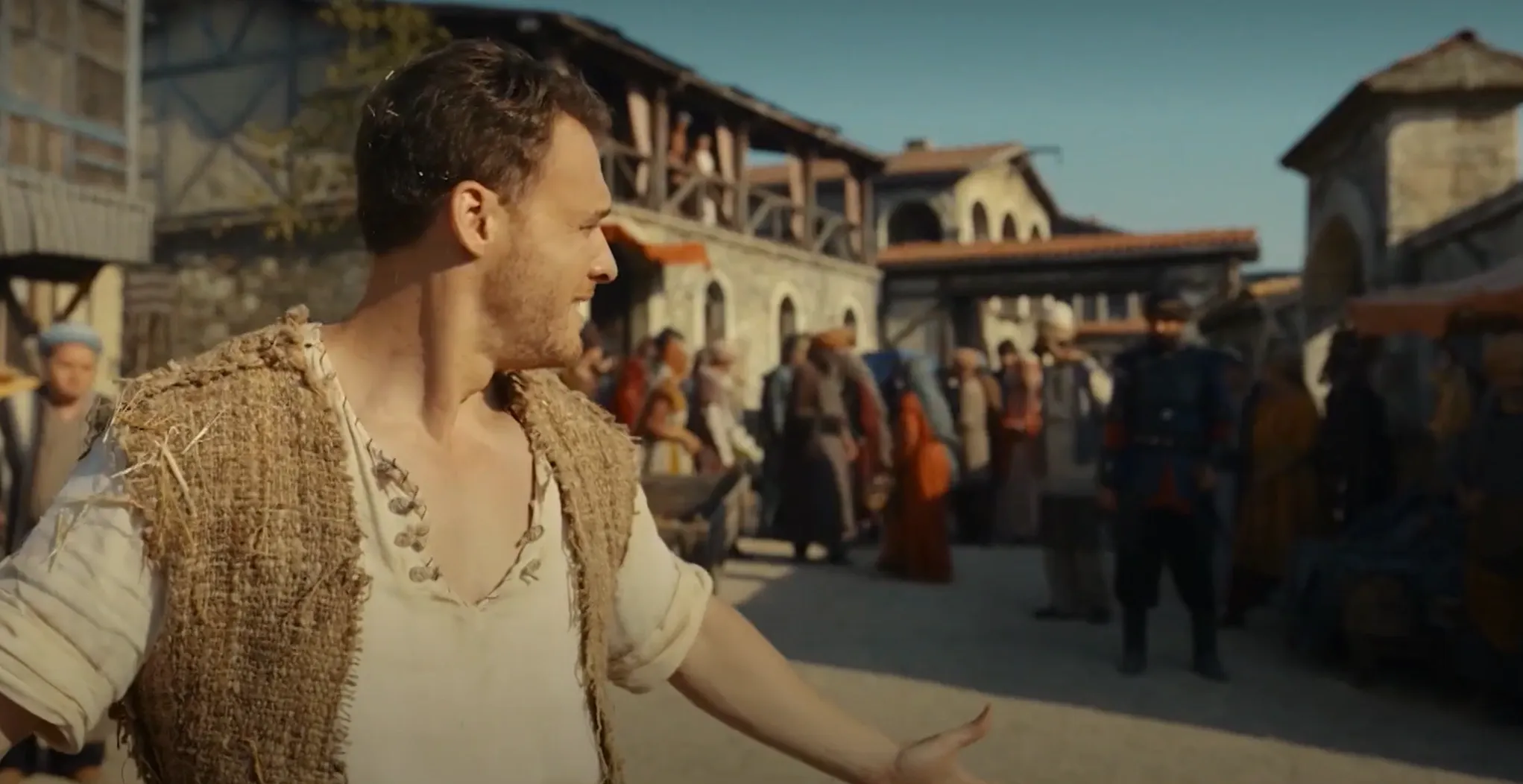 Стоп-кадр из&nbsp;«Холопа». Те самые стены