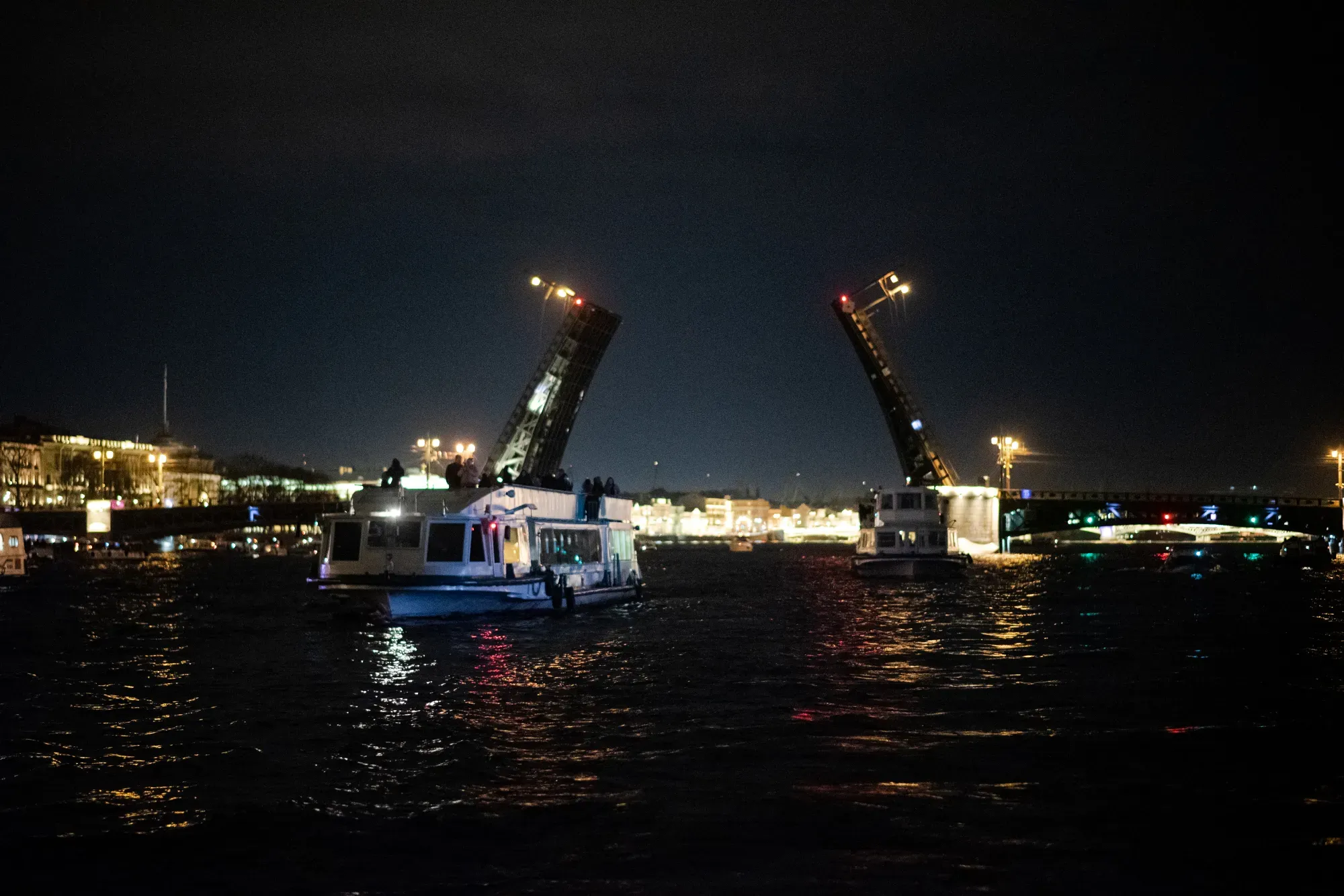 Разводка мостов / фото Александр Беляков / Горбилет
