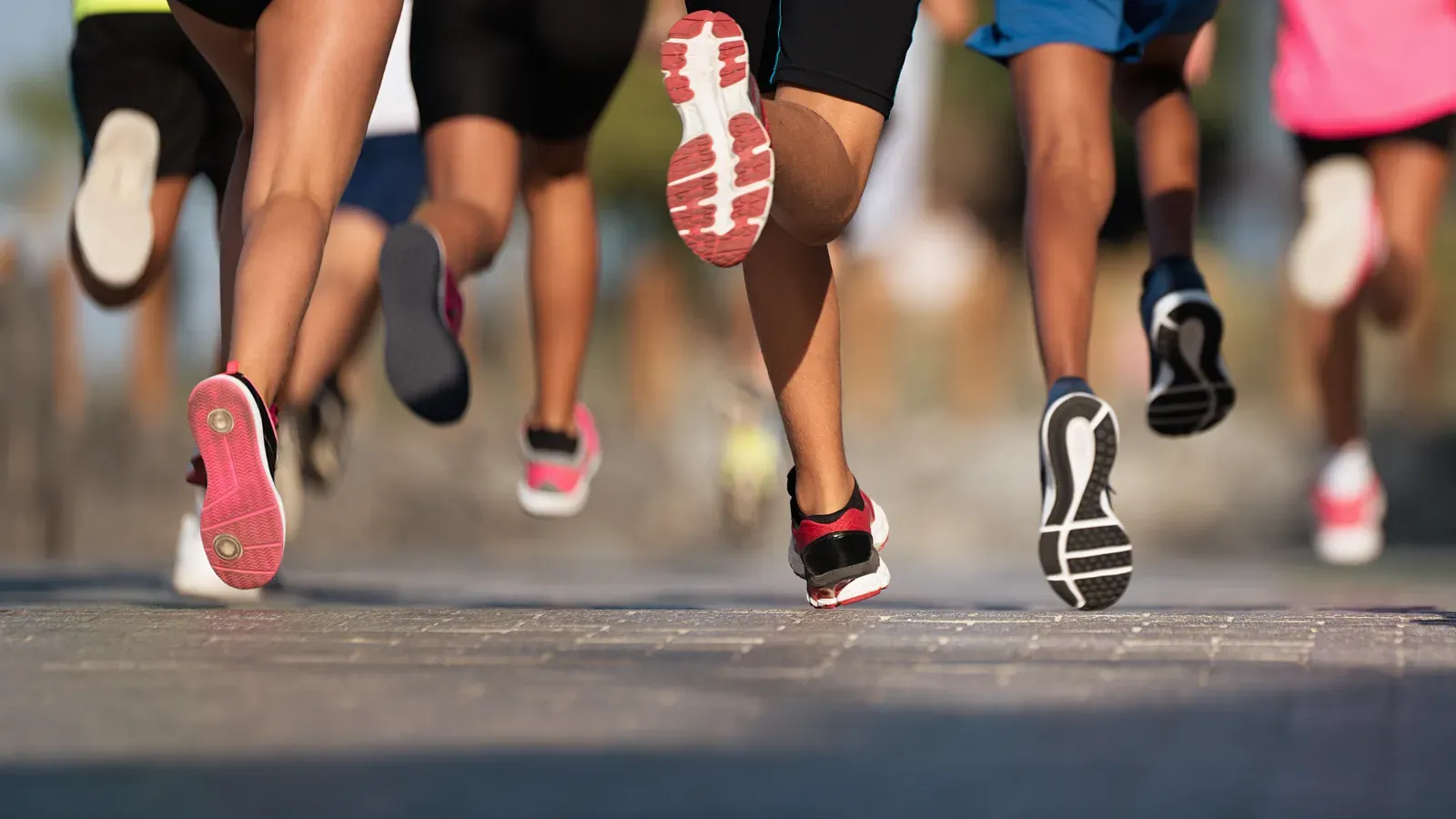 Хорошо бегать летом, но есть нюанс — жара. Pavel1964 / Canva