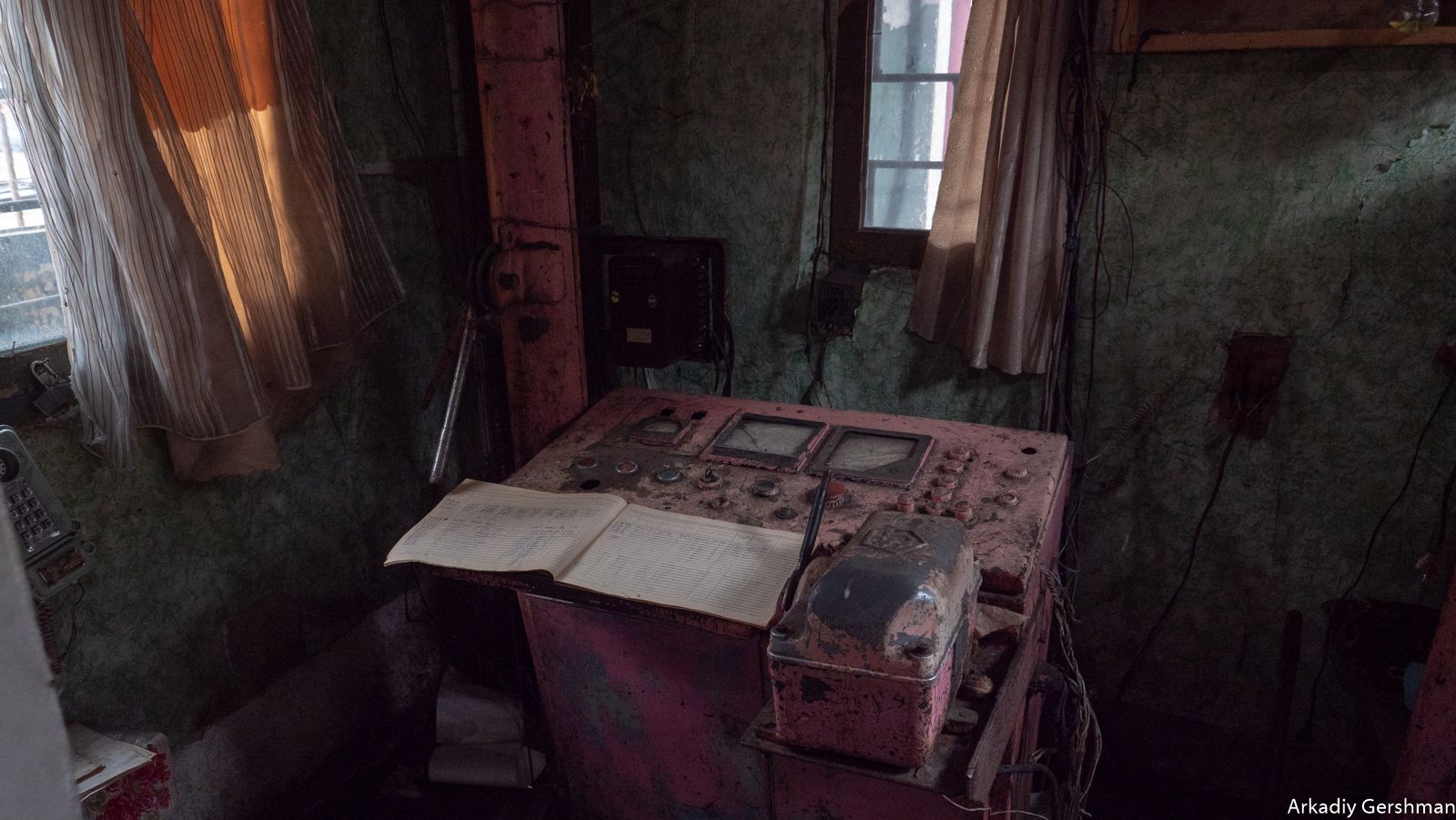 Пульт управления на станции / фото Аркадия Гершмана