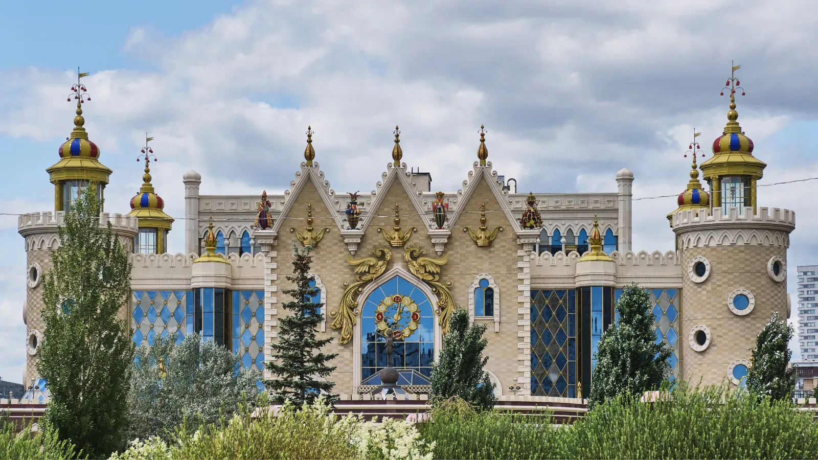 Театр кукол со стороны метро «Суконная слобода». IRINA KONONOVA / Canva