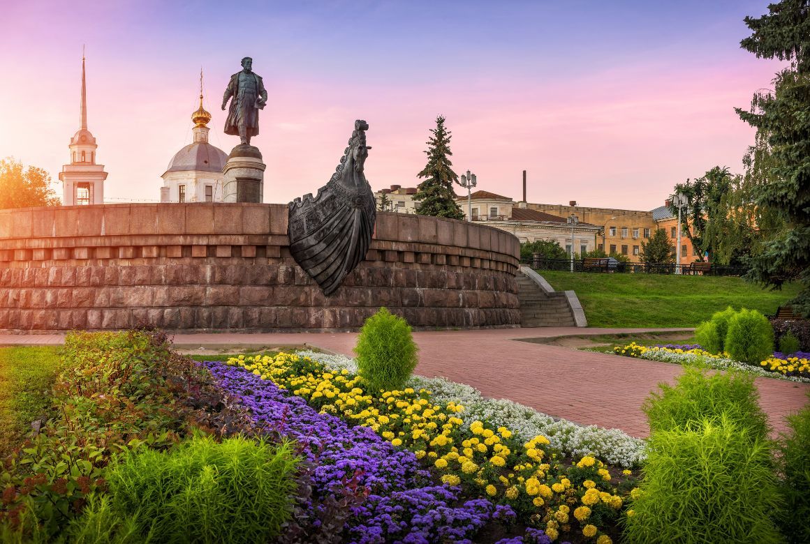 Памятник Афанасию Никитину на его же набережной (yulenochekk / Canva)