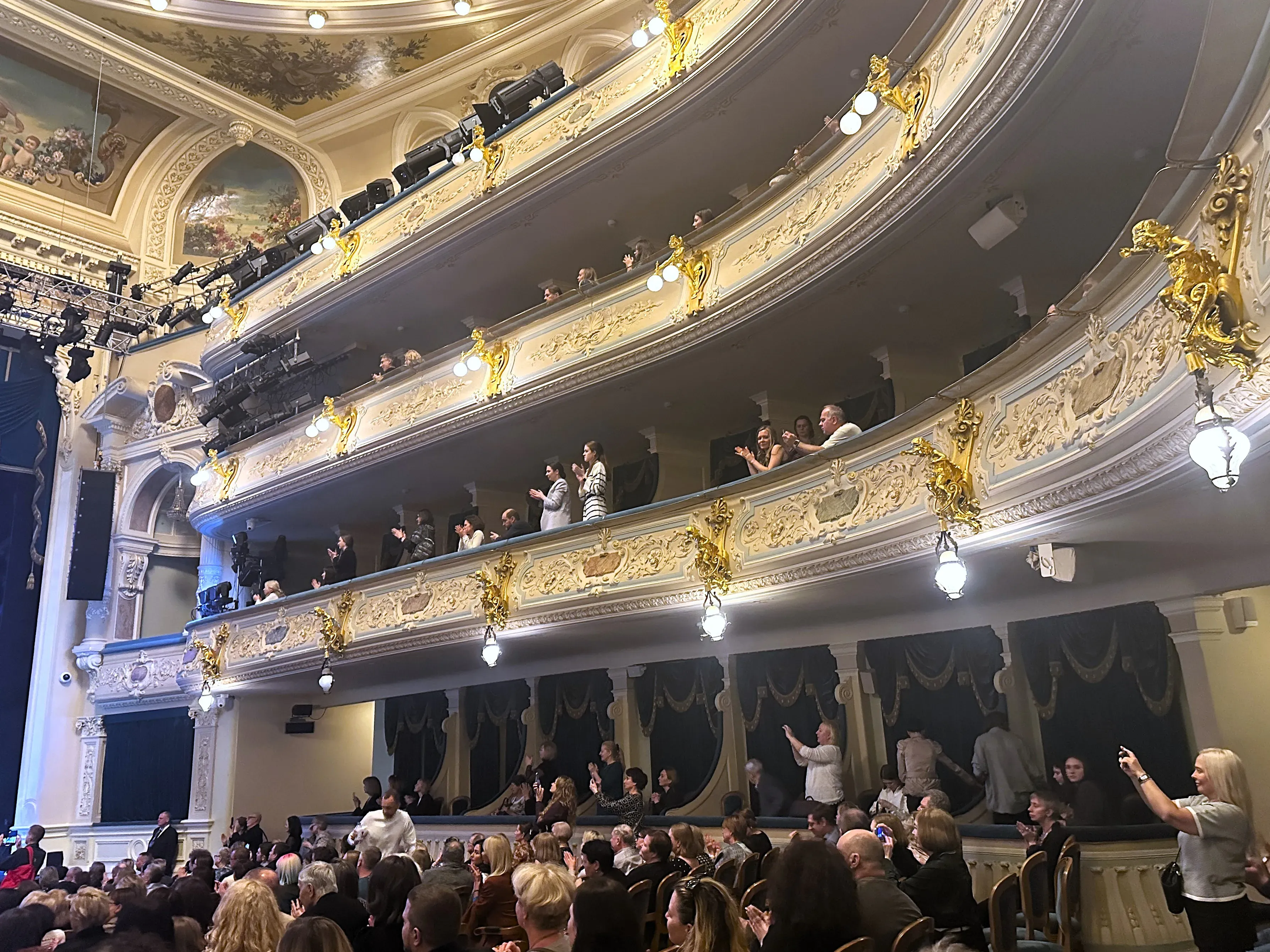 Апплодисменты / фото Елена Никуличева / Горбилет