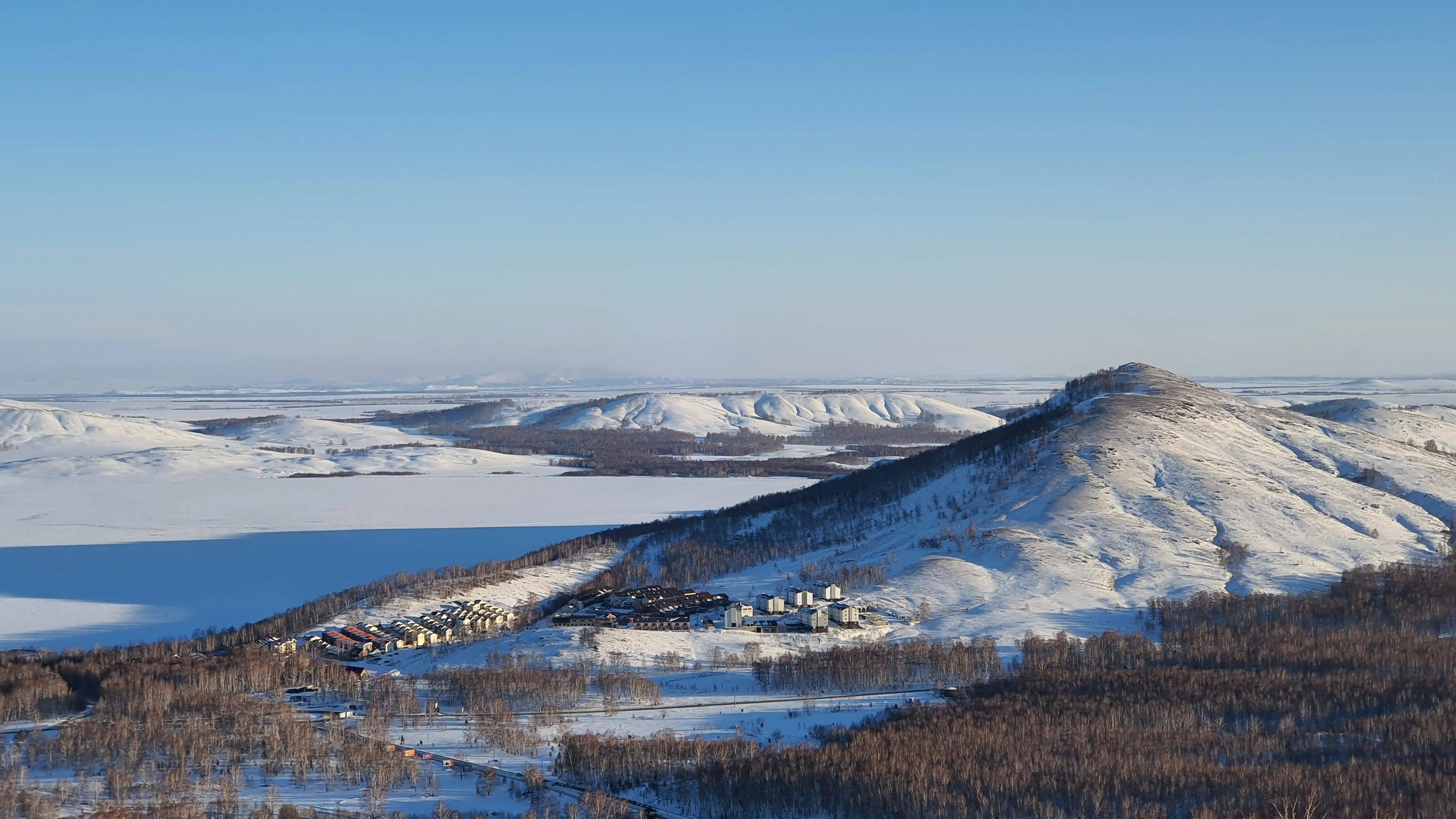 Банное, вид с горы / фото Дениса Доропея