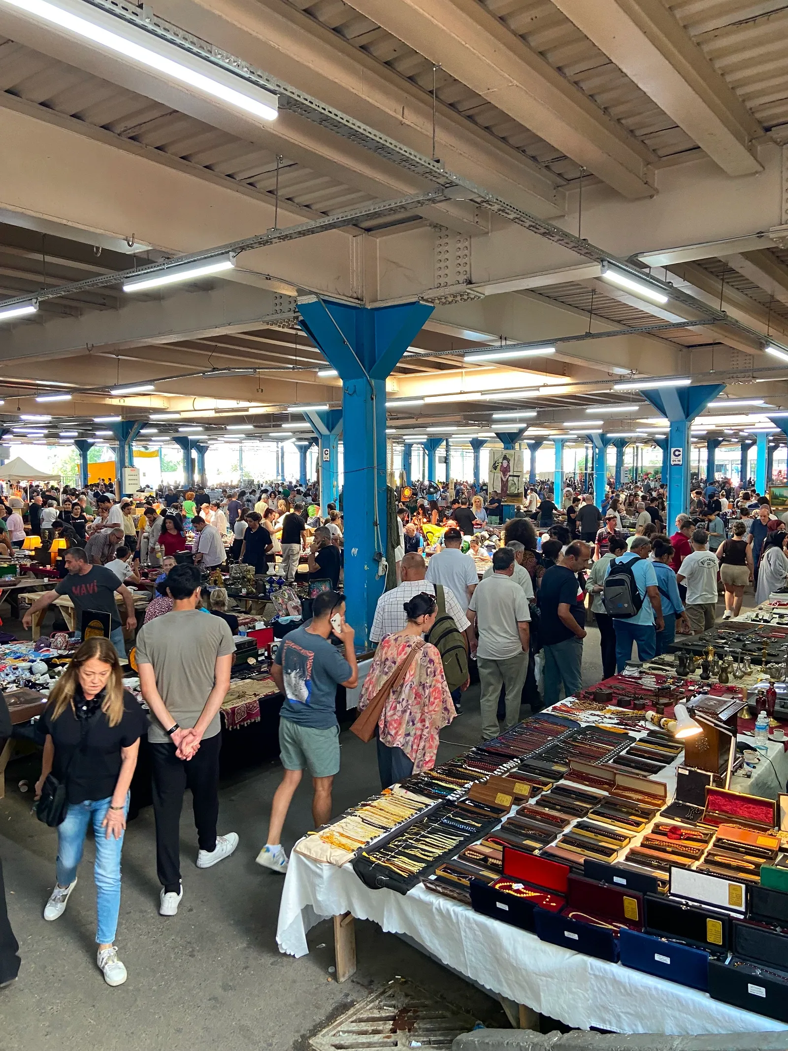 Барахолка в обед. Автор фото Анастасия Пелевина