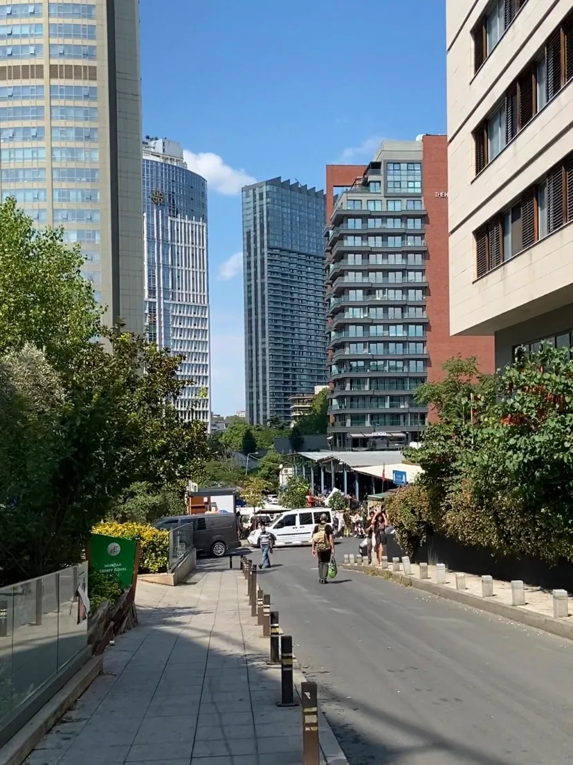 Дорога к барахолке. Автор фото Анастасия Пелевина