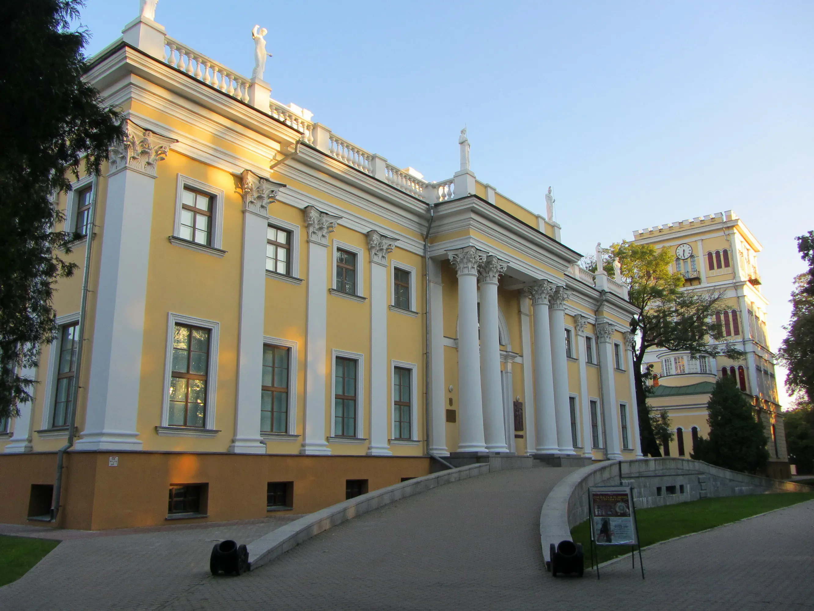 Дворец Румянцевых-Паскевичей / Gomel-11 / Wikimedia