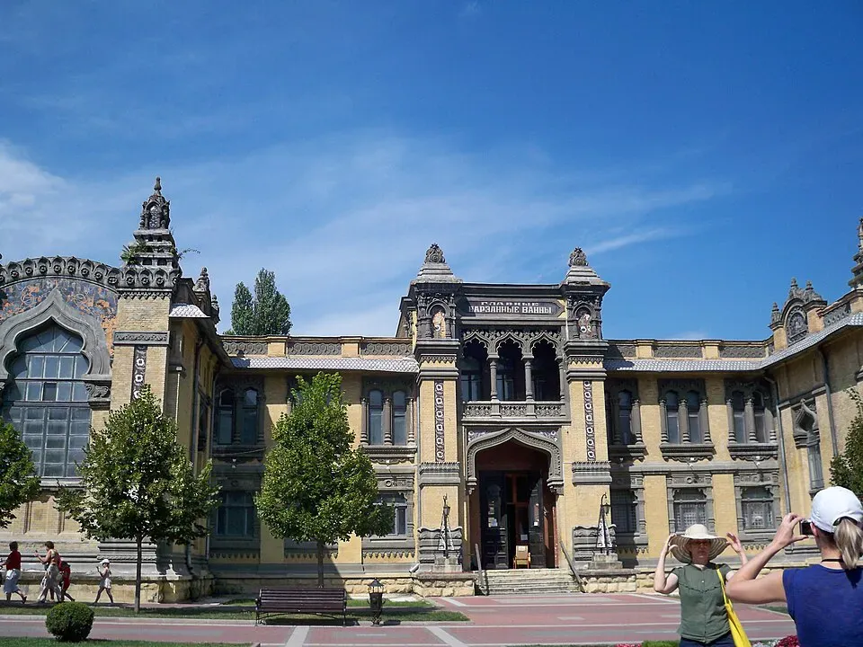 Главные нарзанные ванны (LadyWorld16 / Wikimedia)
