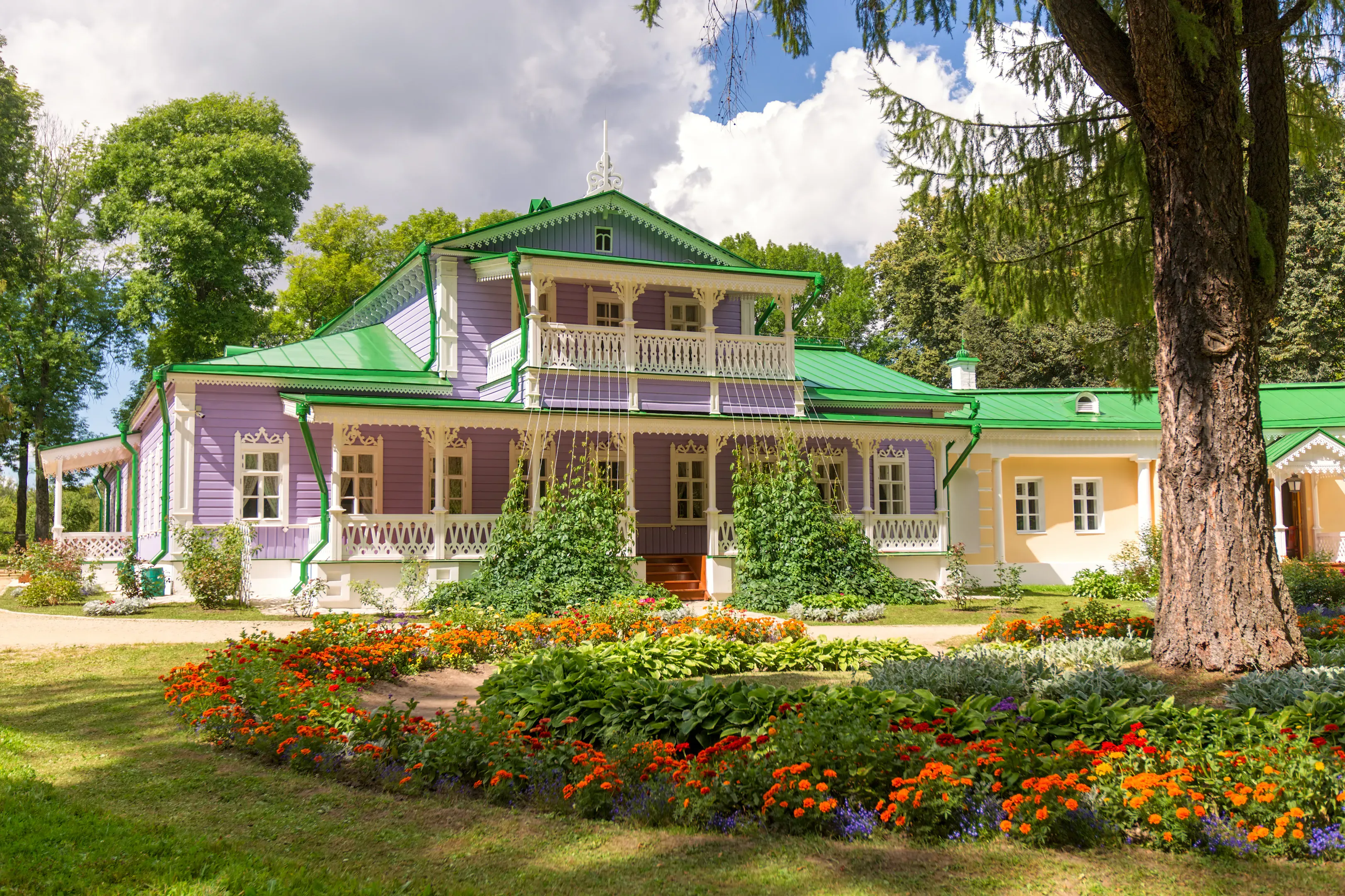 Главный усадебный дом / Aleksey Lepilin / Wikimedia