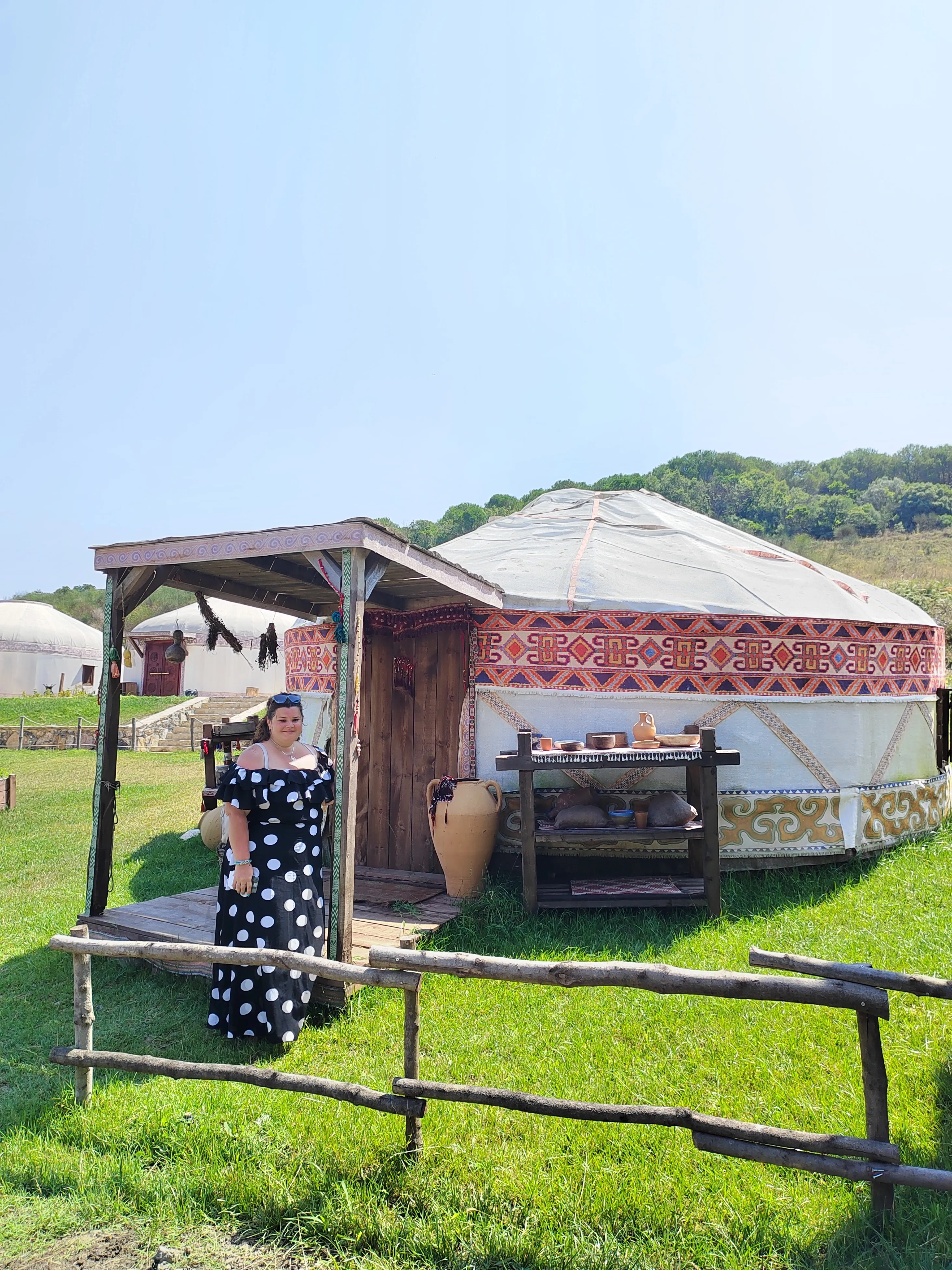 Еле живая от палящего солнца и нескольких часов на ногах, но счастливая. Фото Дарины Устич