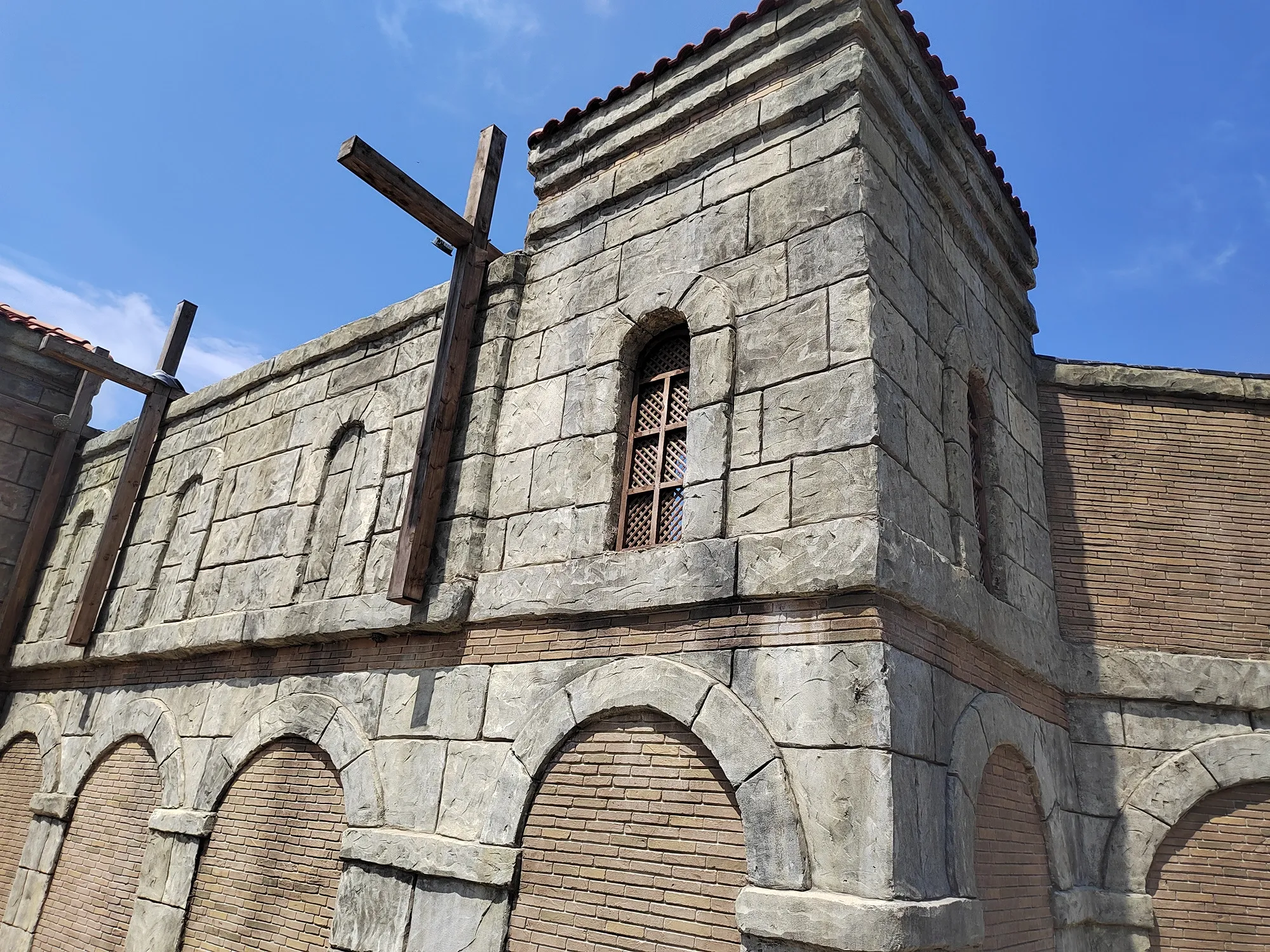 Когда от цели отделяет только стена. Фото Дарины Устич