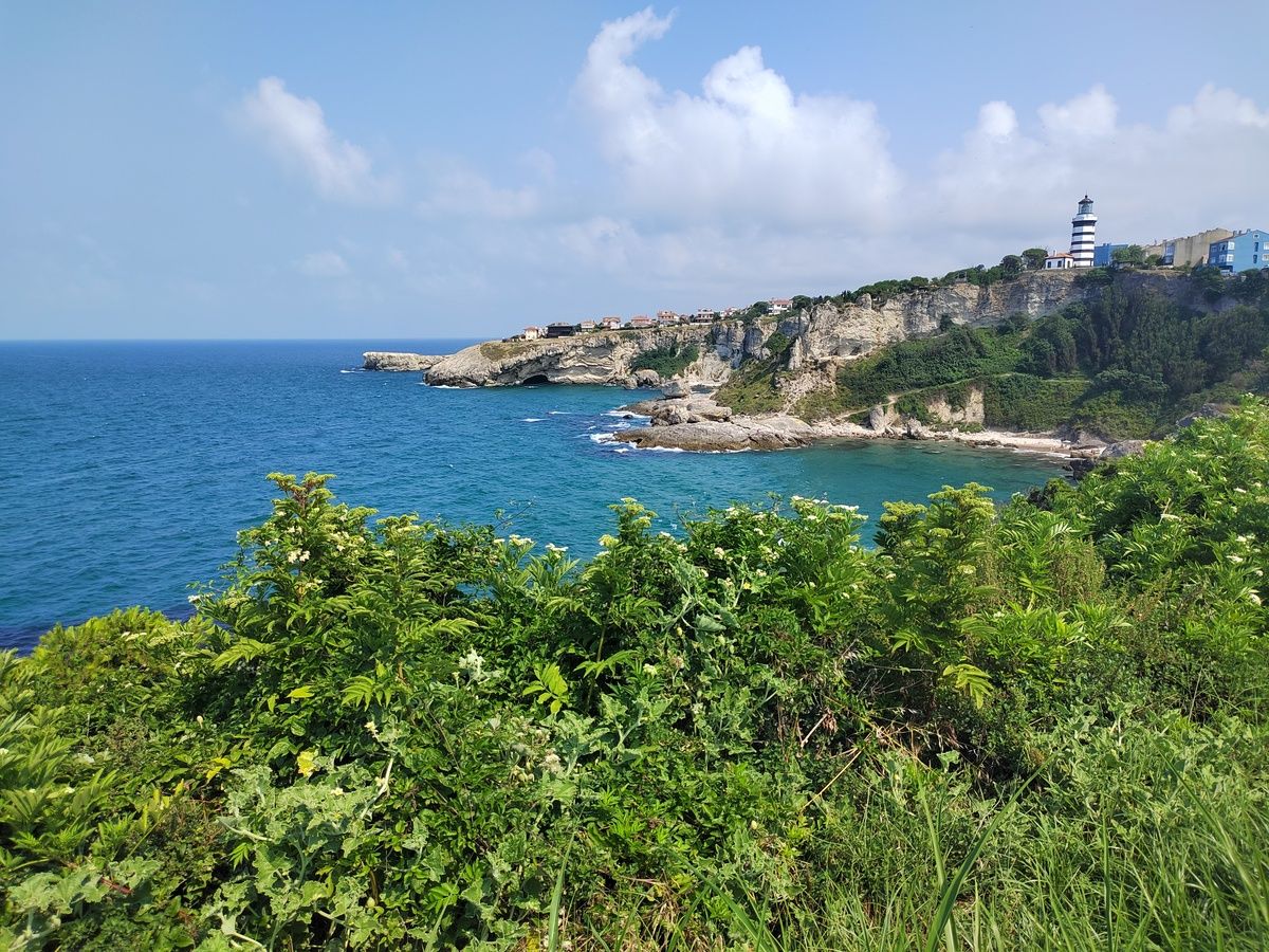 Маяк и скалы Шиле. Фото&nbsp;Дарины Устич