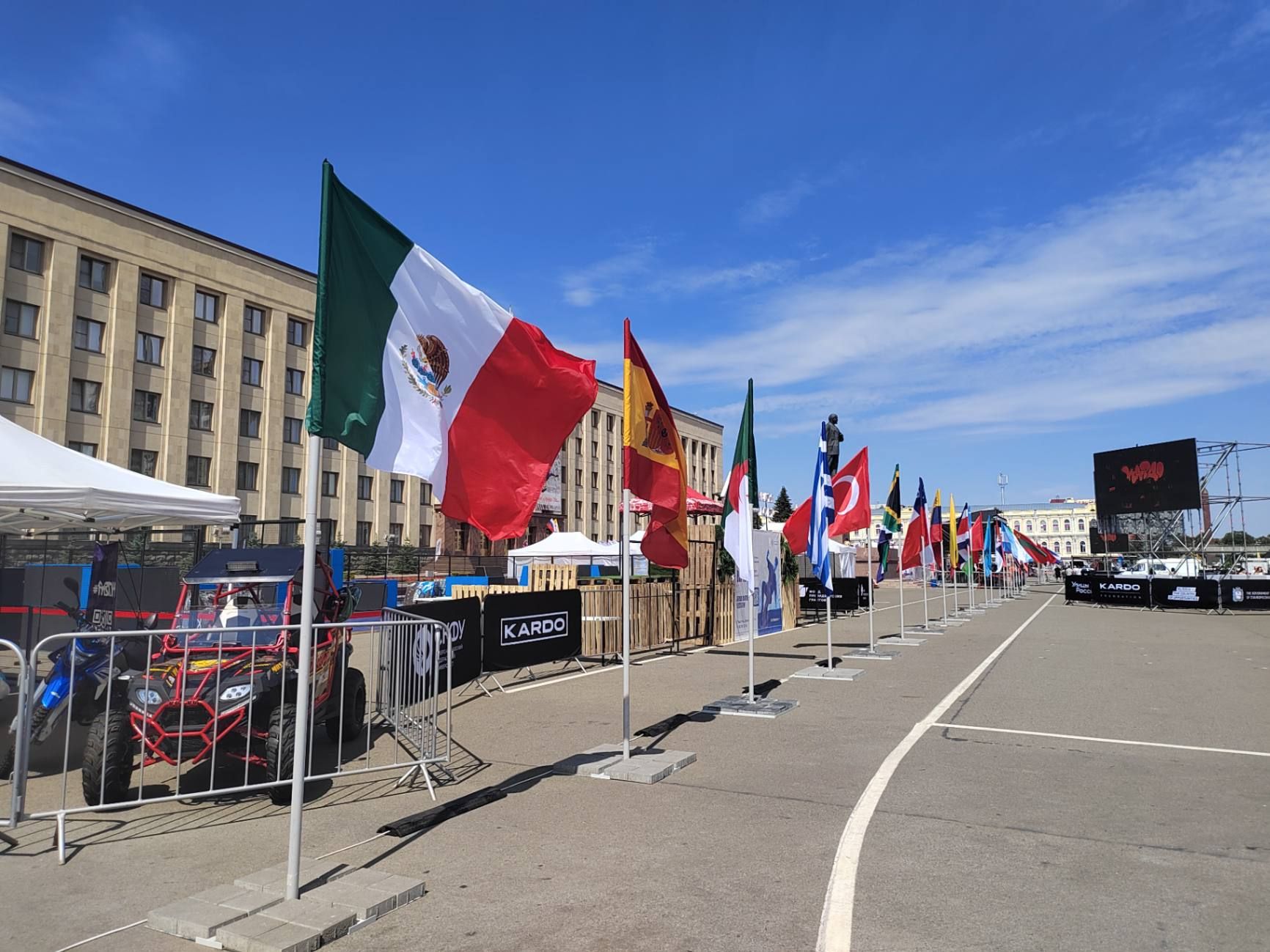 Так площадь выглядит в дни подготовки мероприятий. Фото Дарины Устич