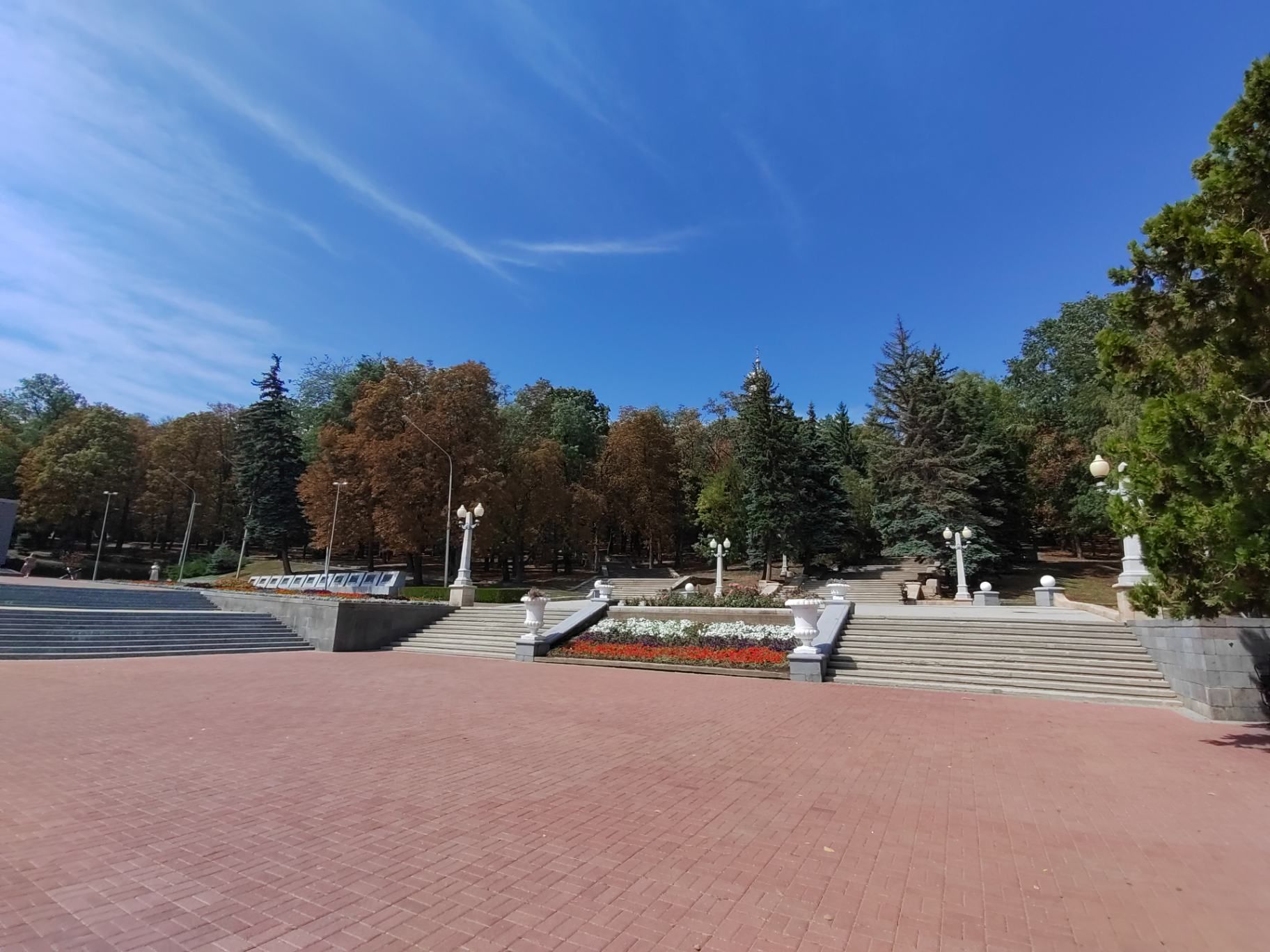 Площадь огромная. Фото Дарины Устич