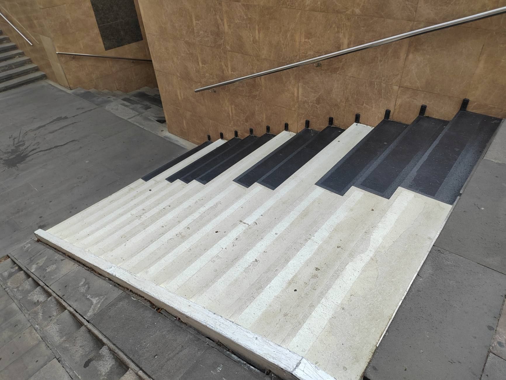 Музыкальная лестница. Фото Дарины Устич