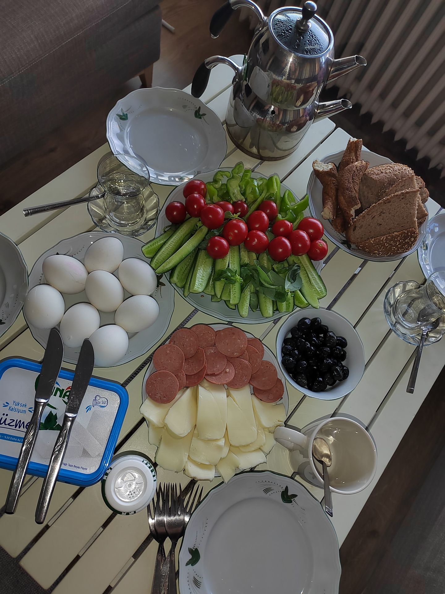 Наш турецкий завтрак. Быстро, просто и вкусно. Фото Дарины Устич