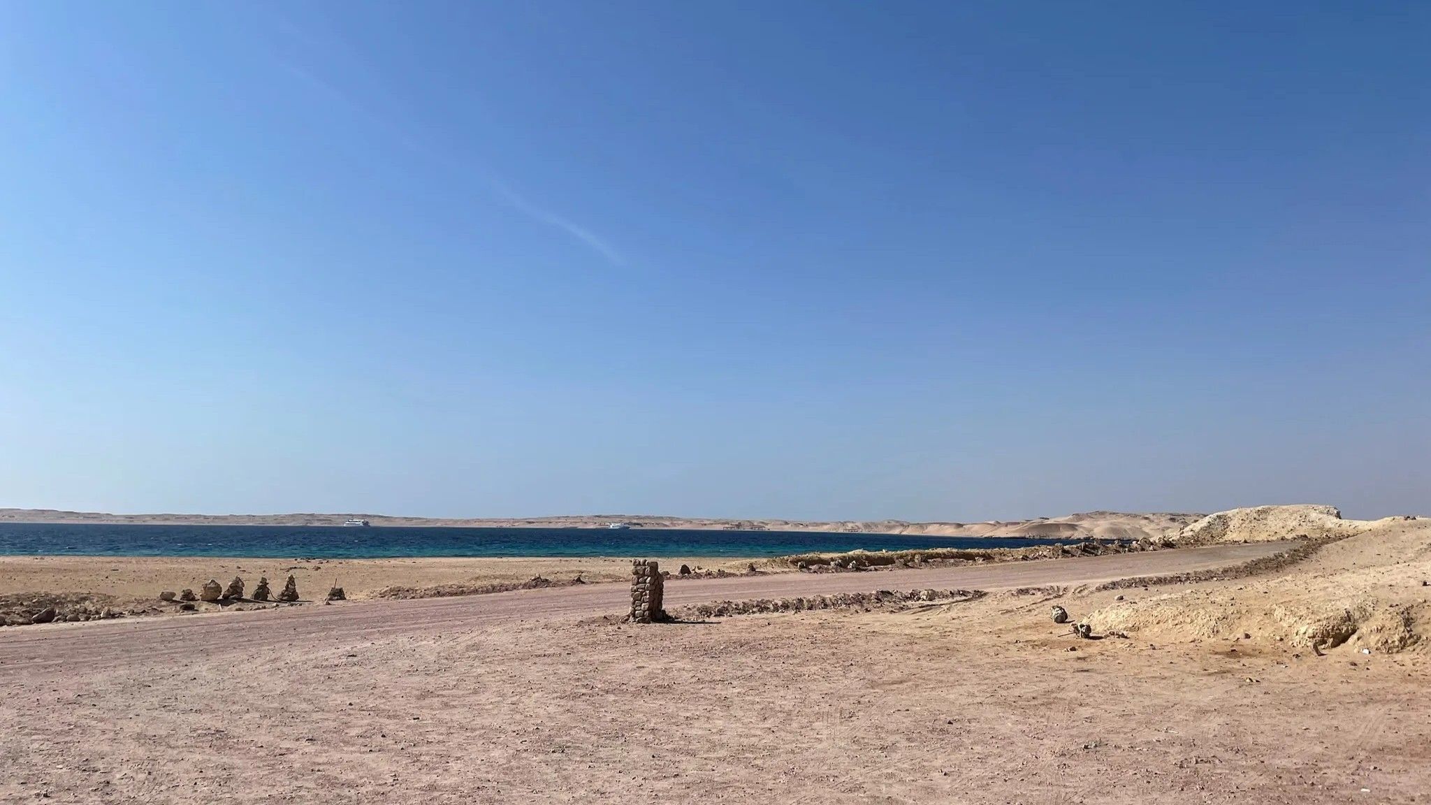 На подходе к заповедному пляжу