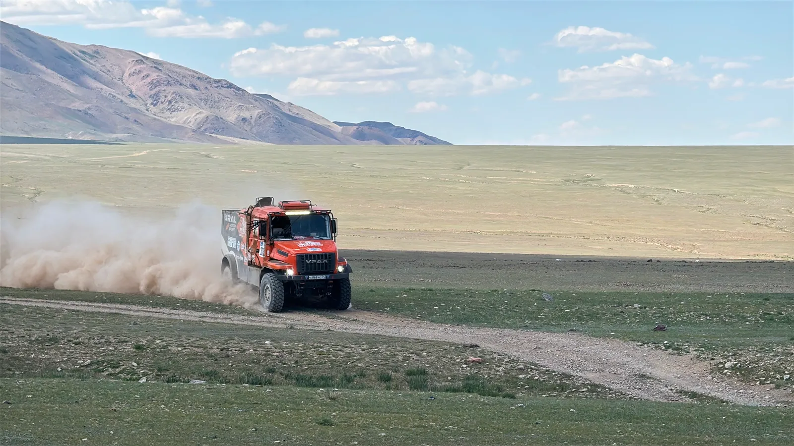 Несётся заряженный / фото Дмитрий Полудин