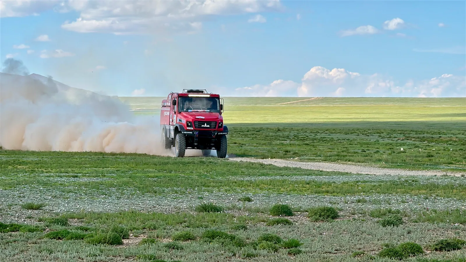 Заряженные моторы слышно издалека / фото Дмитрий Полудин