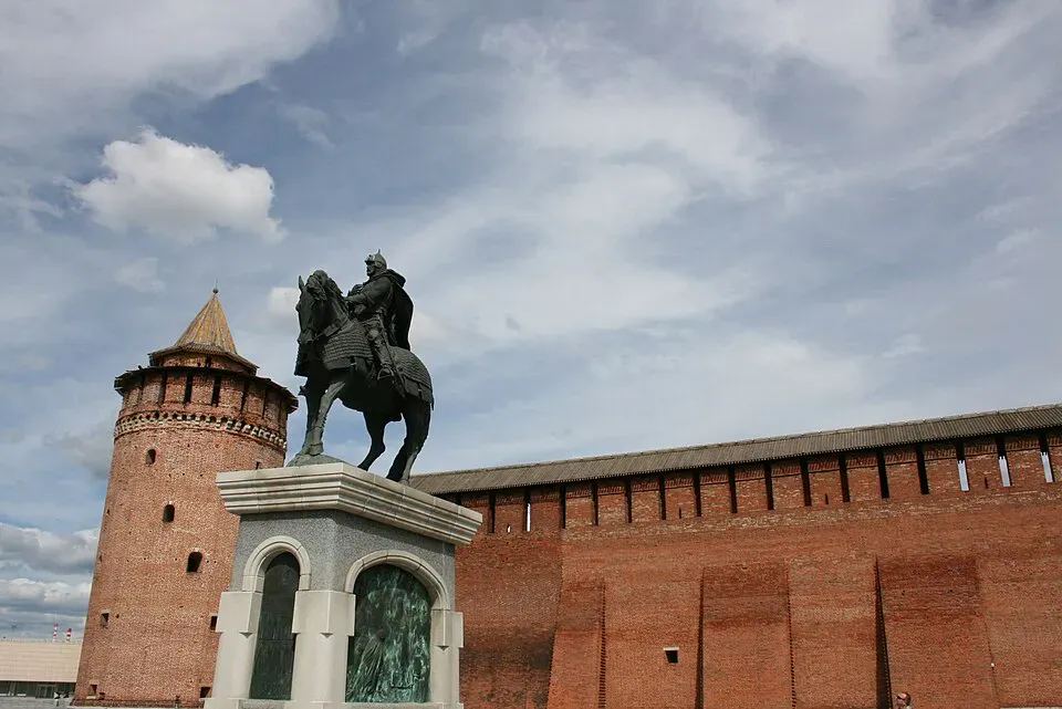 Памятник Дмитрию Донскому у стен Кремля (Garrysoon / Wikimedia)
