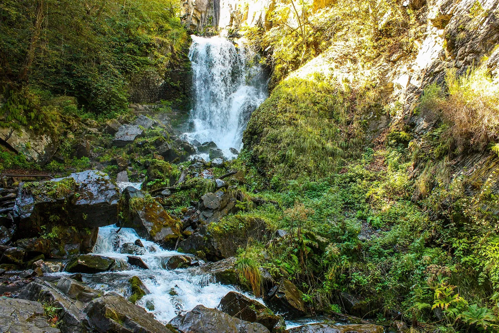 Ляжгинский водопад / фото:&nbsp;Maria-guide / Wikimedia