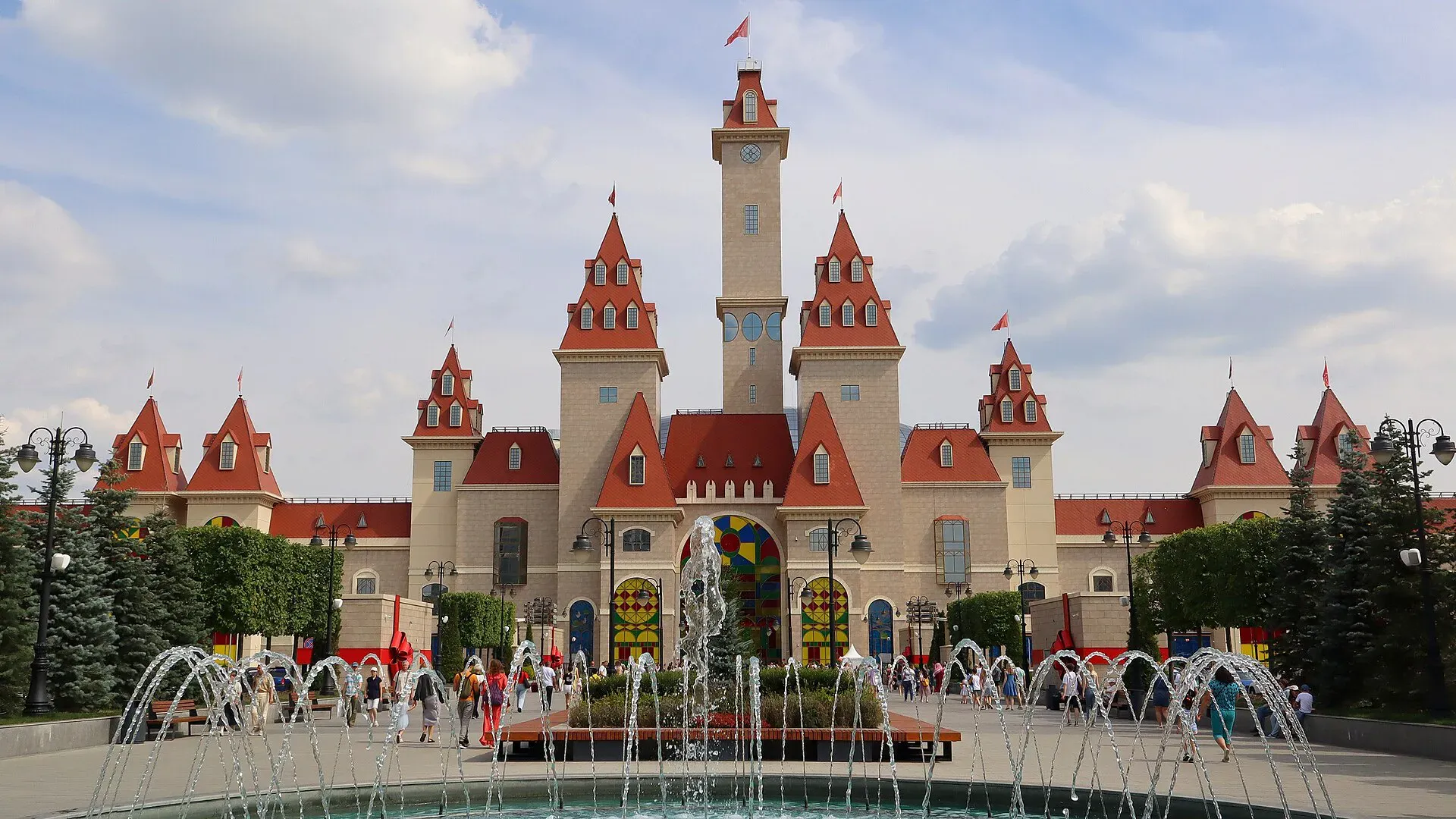 Центральный вход / wikimedia