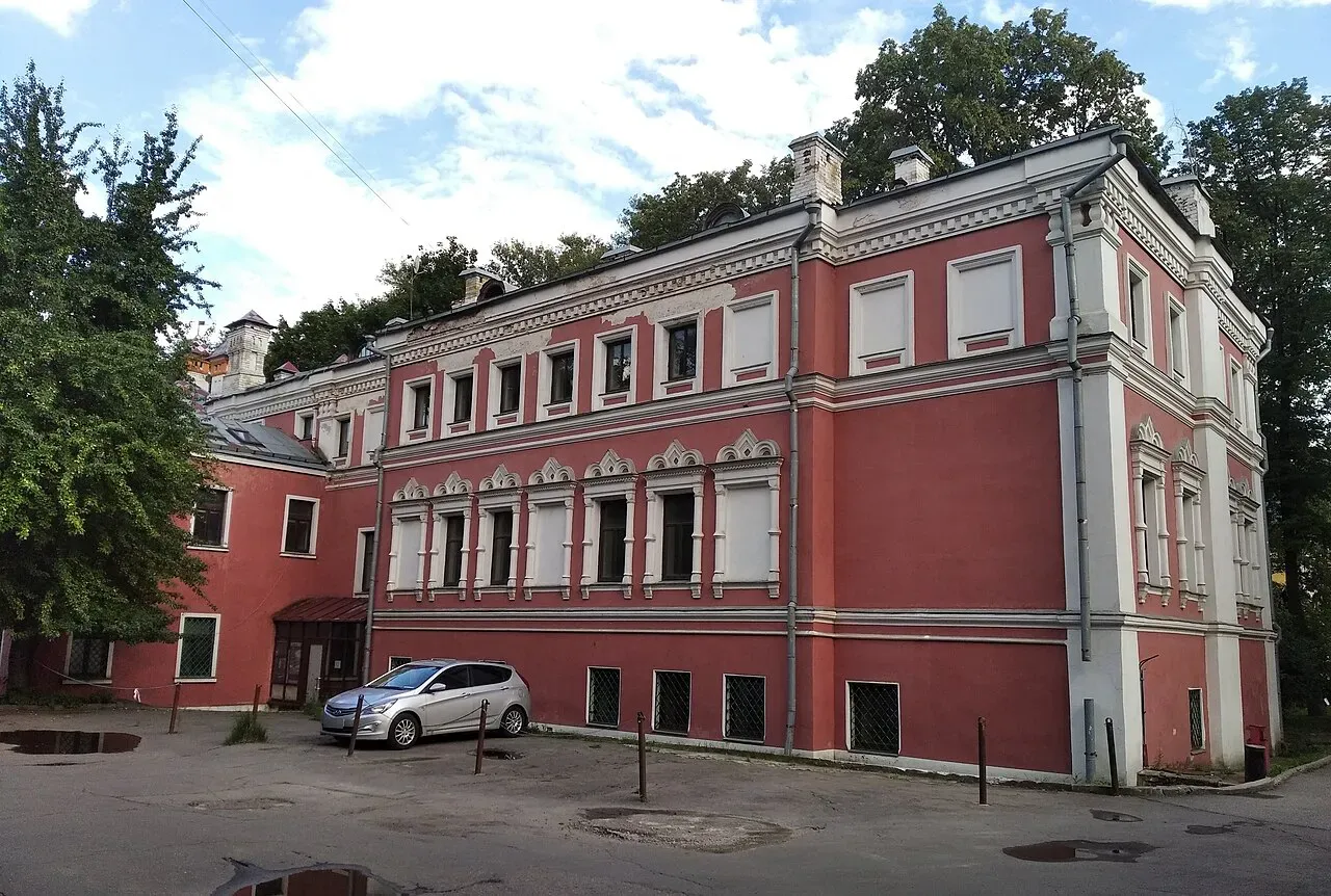 Вид на Палаты со двора (Bogunilia / Wikimedia)