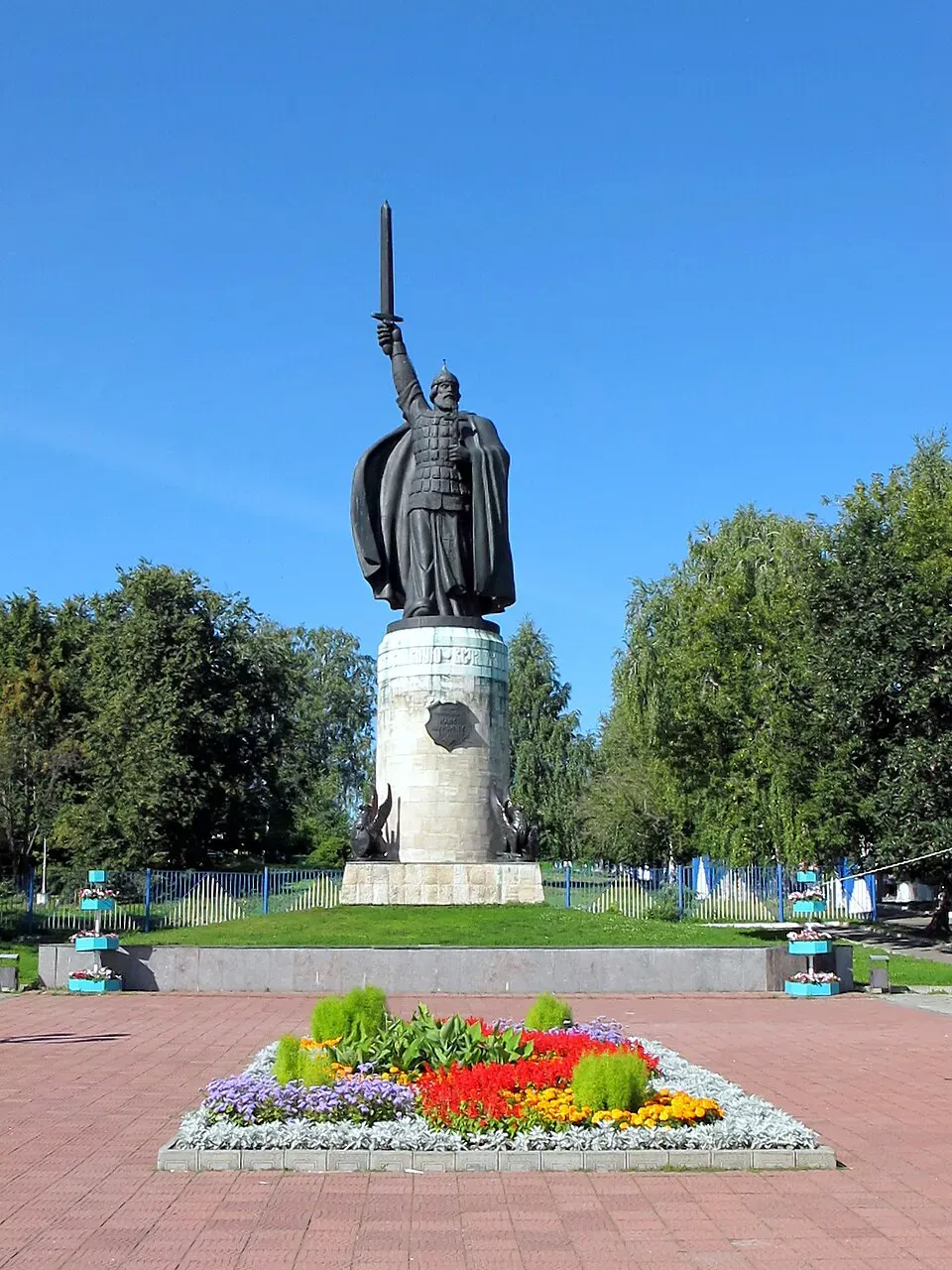 Памятник Илье Муромцу (Irmika / Wikimedia)