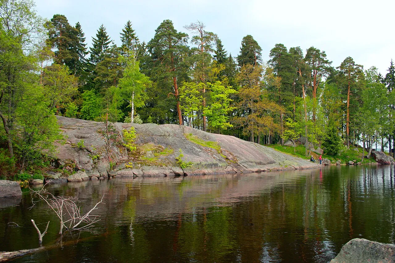 Скальная часть Монрепо (Poilklad / Wikimedia)