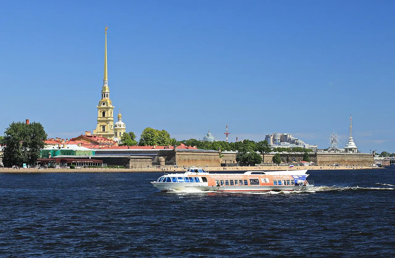 Вид на Заячий остров (Kora27 / Wikimedia)