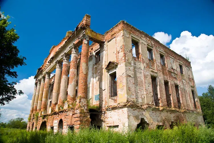 Заброшенная усадьба Пущино-на-Наре (Андрей Хроленок / Wikimedia)