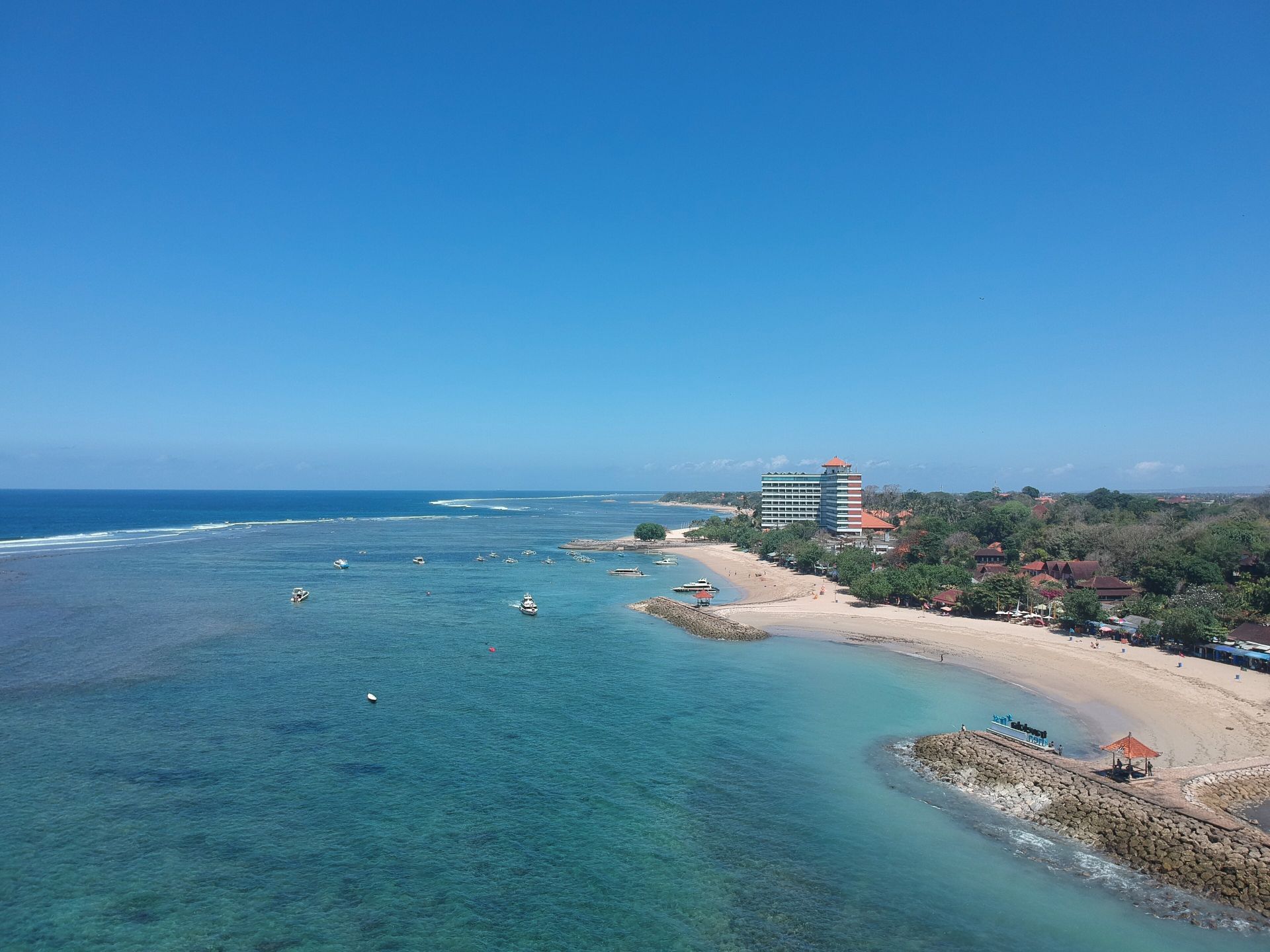 Панорама бухты Санура. Фото: Magul / Wikimedia