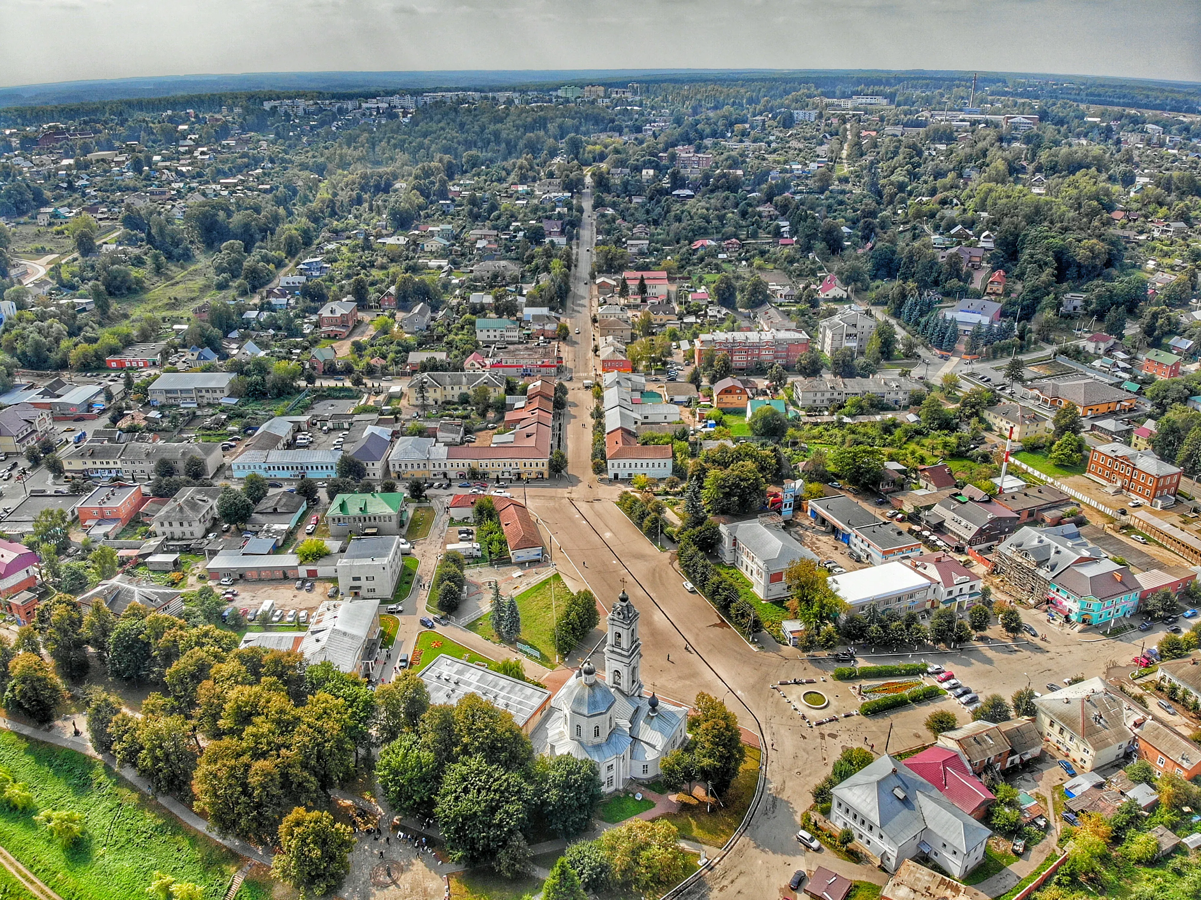 Вид на Тарусу с высоты / LenskiyS / Wikimedia