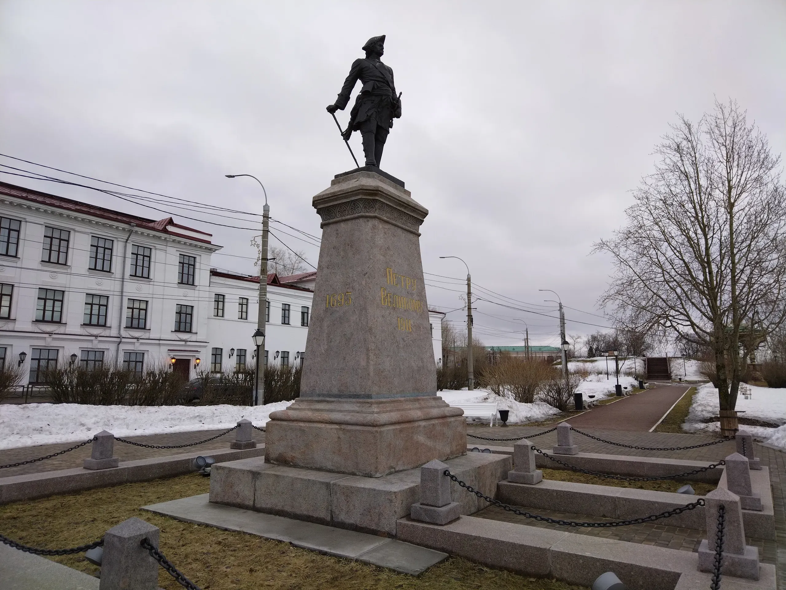 Памятник Петру I — вид с той же точки, что и на 500-рублёвке. Фото: Михаил Силантьев