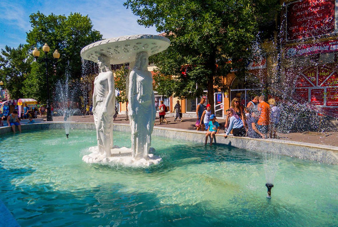 Фонтан в центре Ейска (Diego Fiore / Shutterstock)