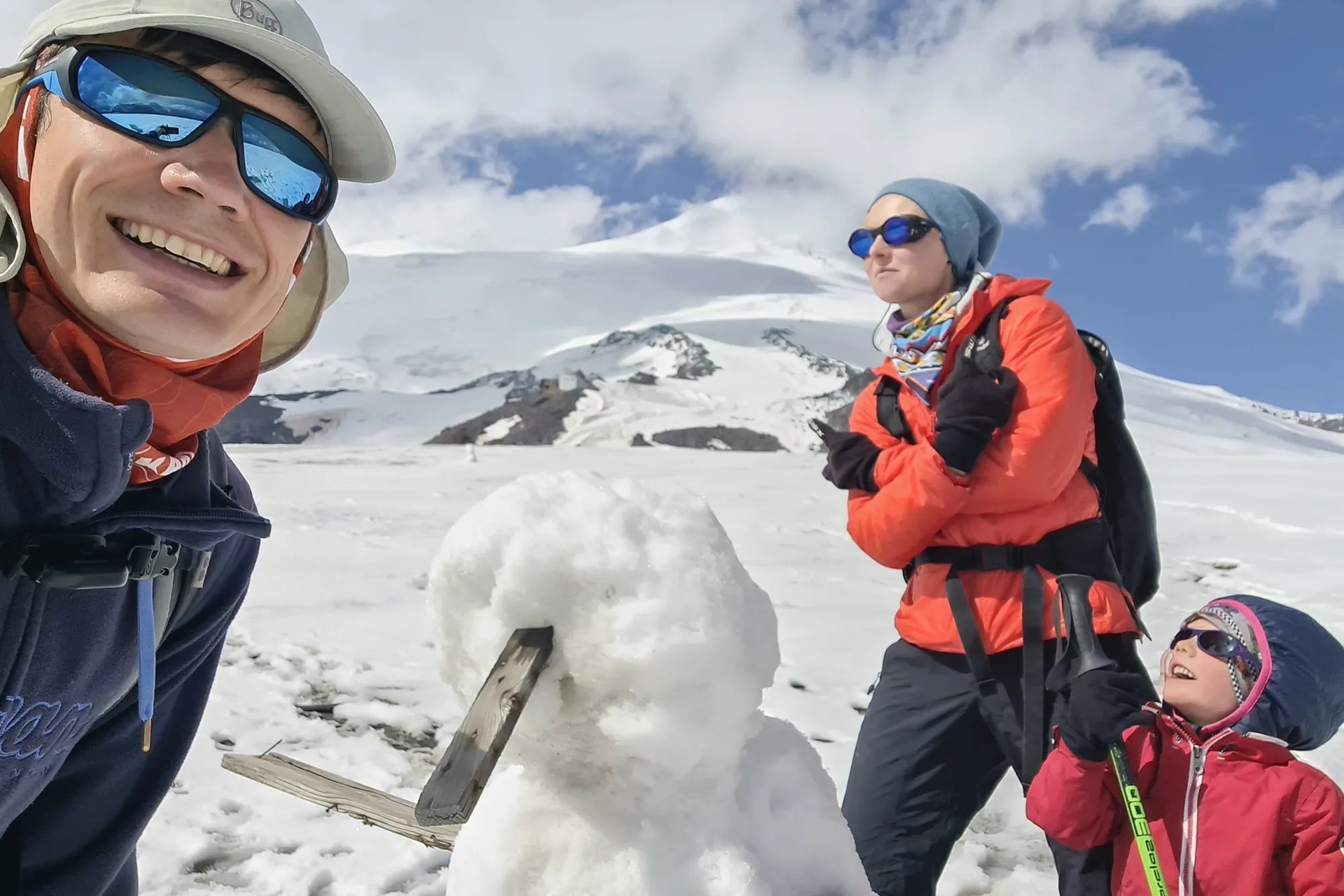 Эльбрус в солнечный день / фото Дениса Доропея