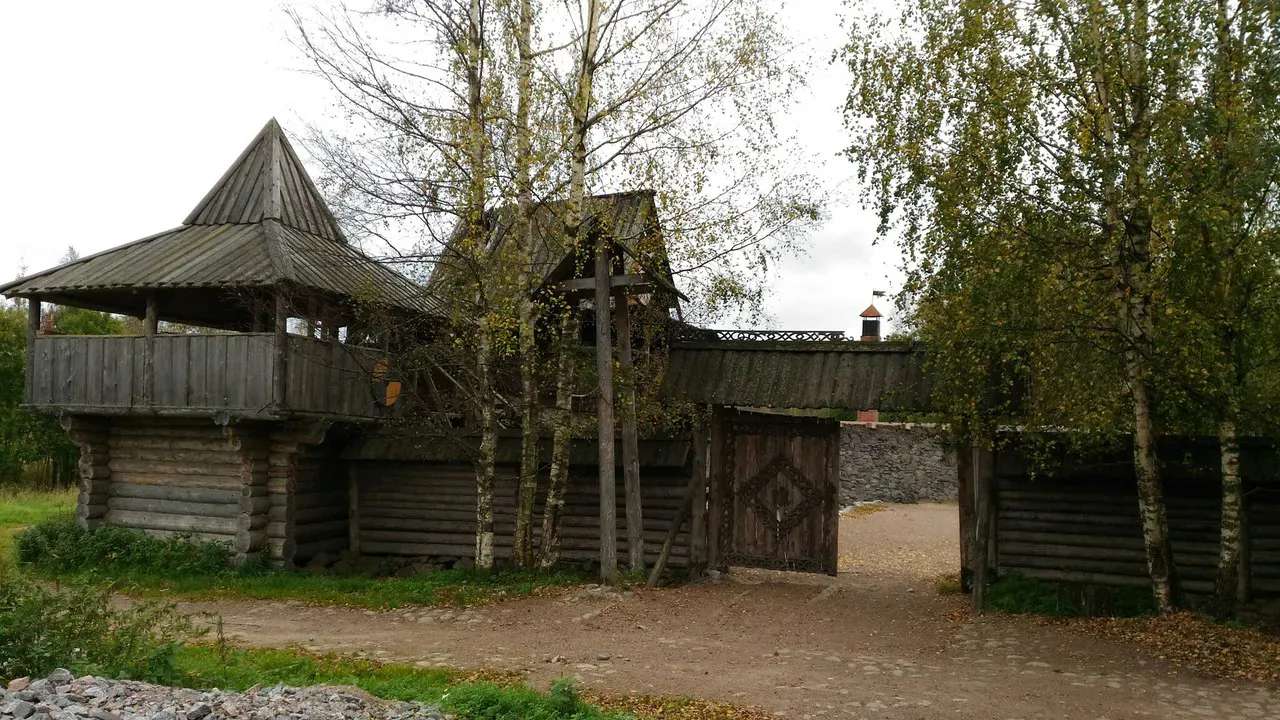 Стены Сваргаса. Фото: Тори Реймина / Wikimedia