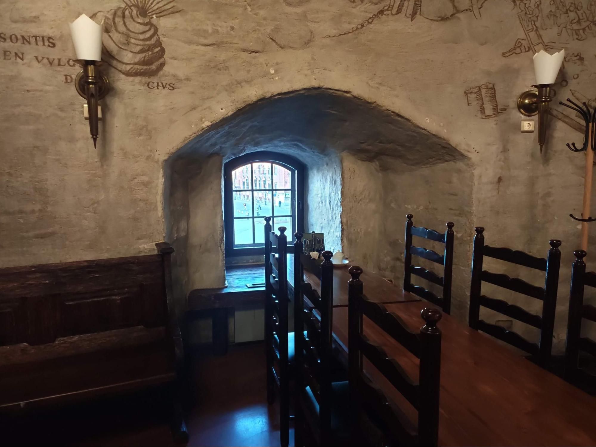 Средневековый интерьер. Фото: Reda Kerbouche / Wikimedia