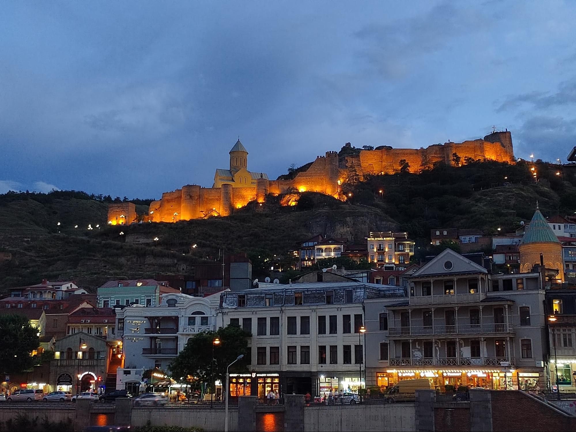 Нарикала вечером. Фото Дарины Устич