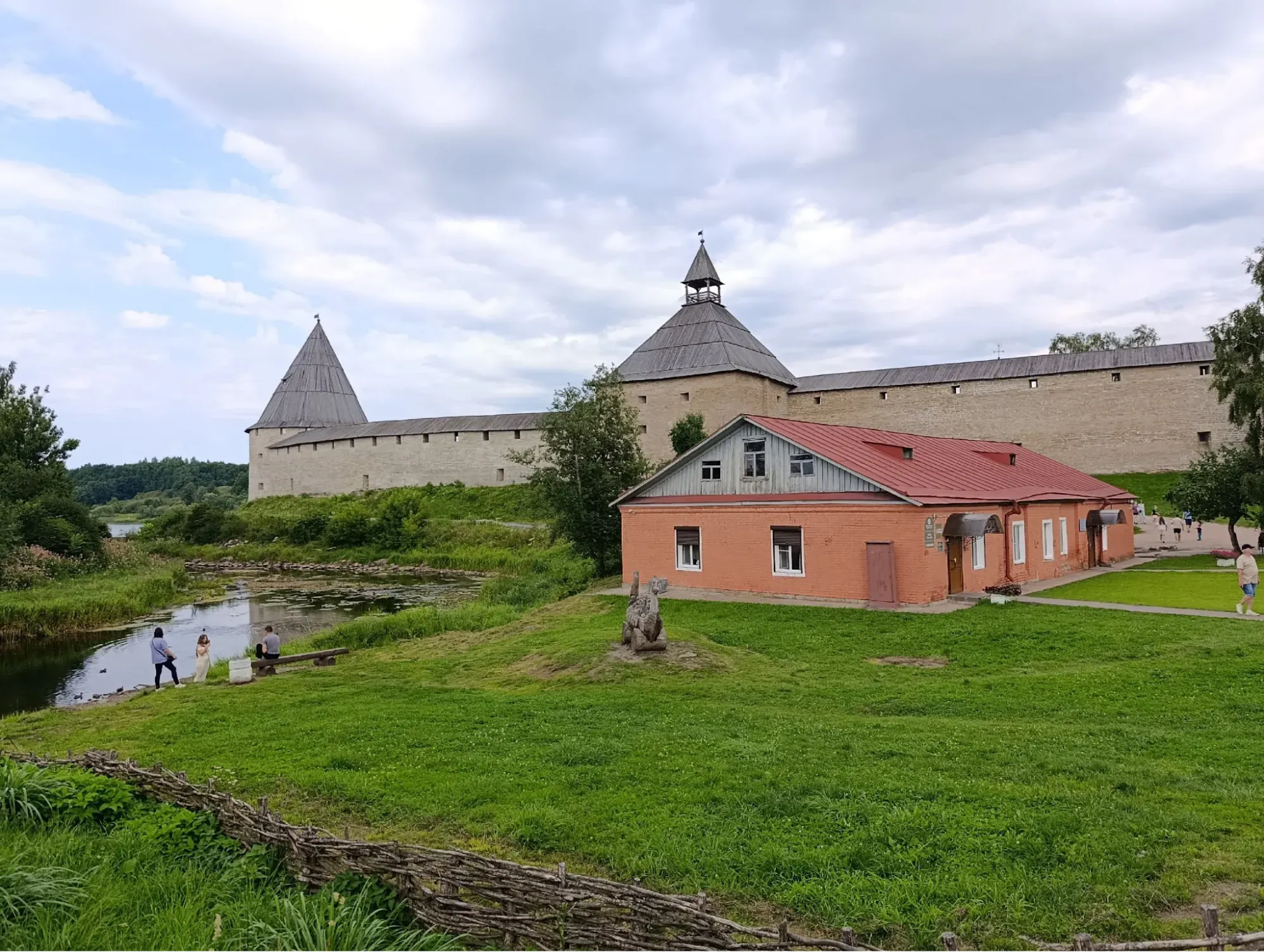 Билеты и сувениры туть / Фото Даши Тереховой
